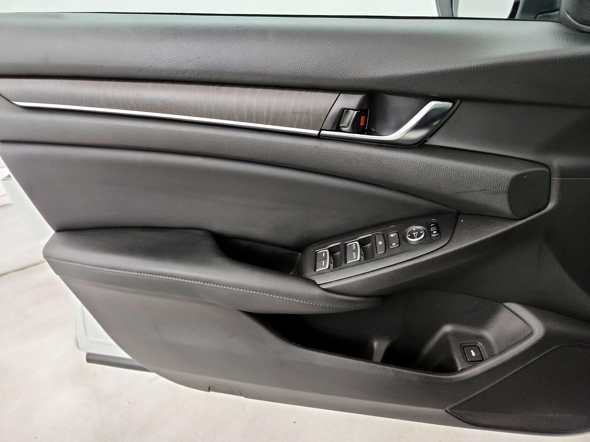 Thumbnail: 2018 Honda Accord - 12