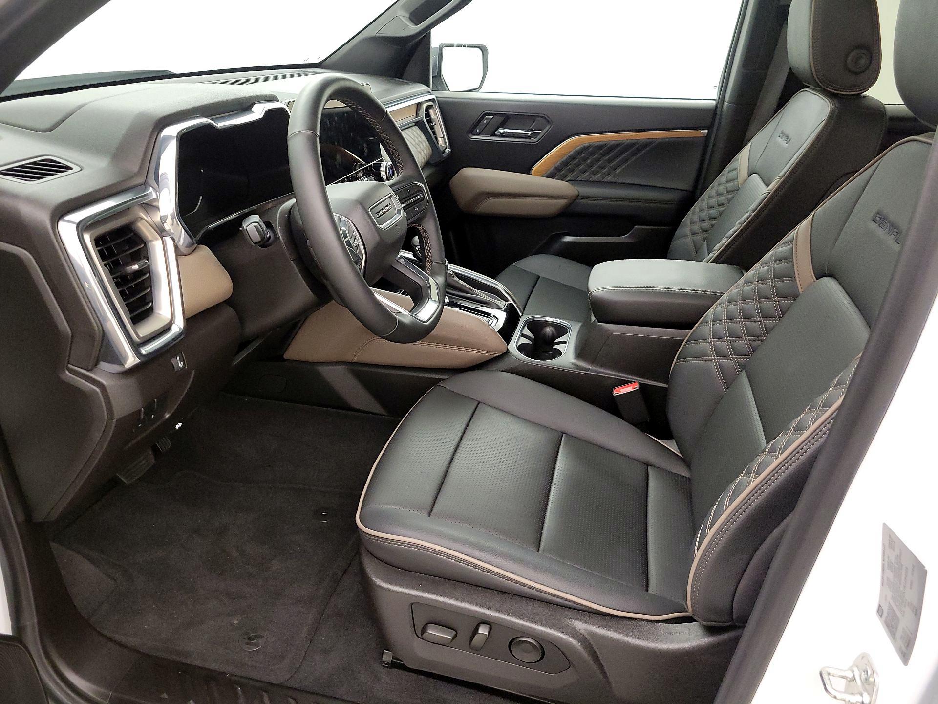 Thumbnail: 2024 GMC Canyon - 11