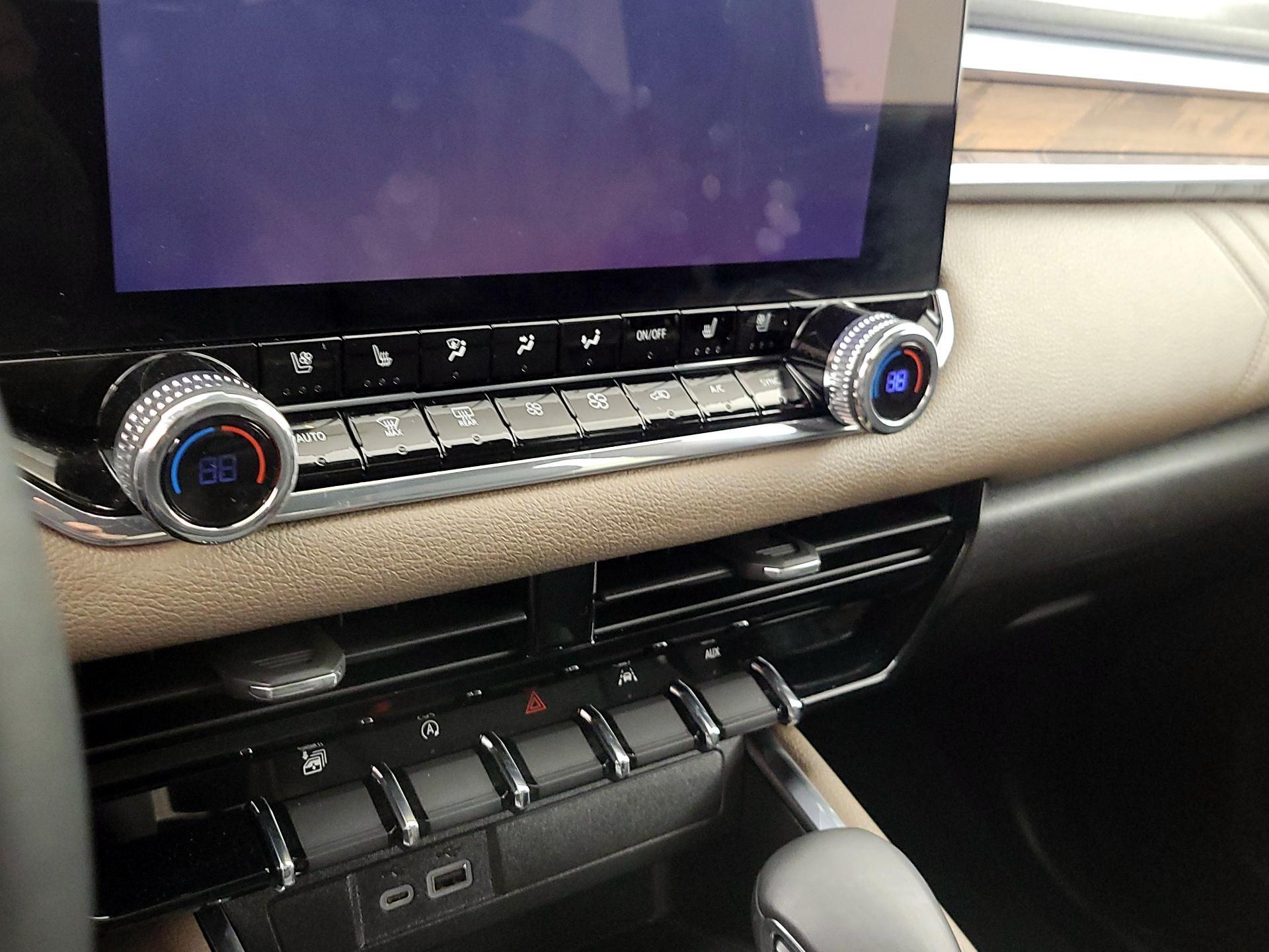 Thumbnail: 2024 GMC Canyon - 17