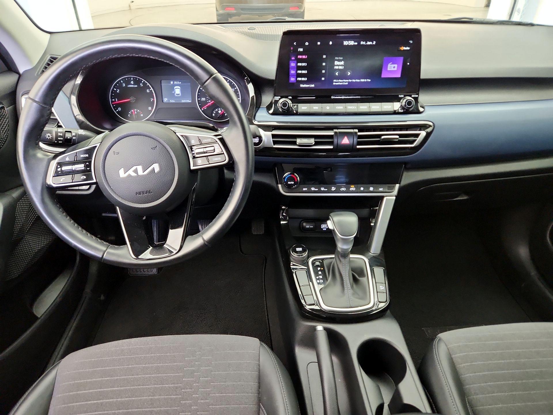 Thumbnail: 2023 Kia Seltos - 9