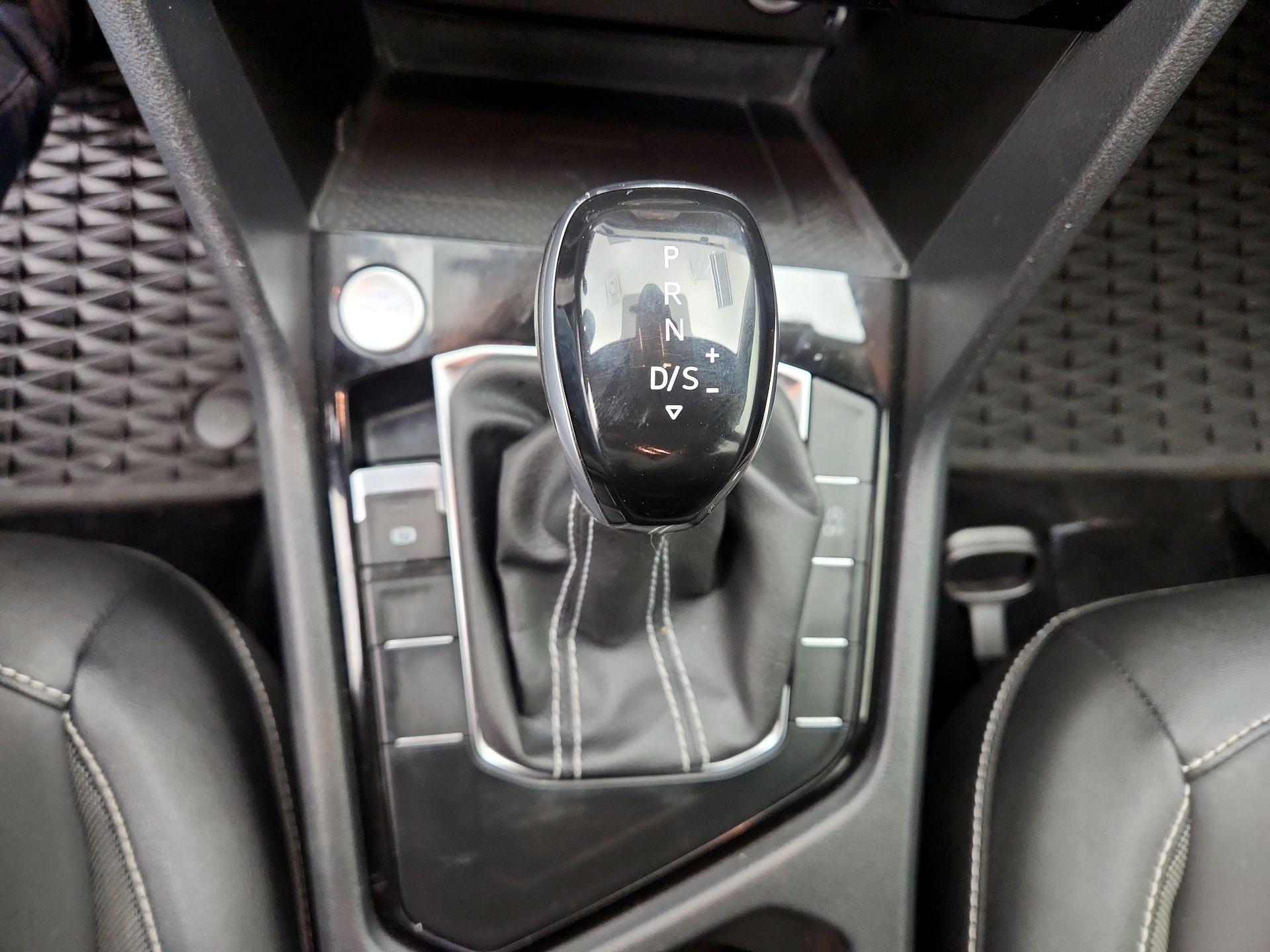 Thumbnail: 2023 Volkswagen Taos - 17