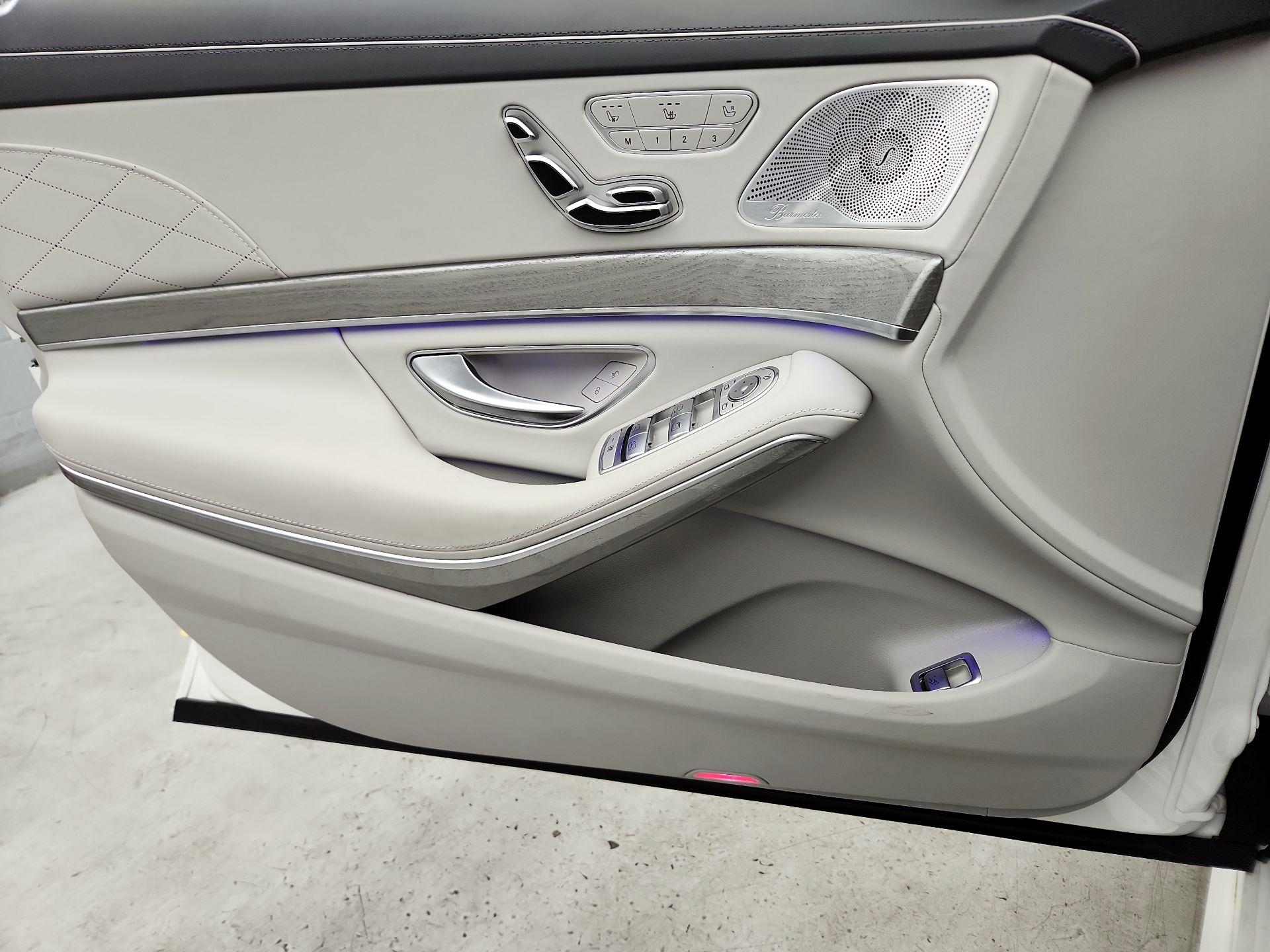 Thumbnail: 2015 Mercedes-Benz S-Class - 12