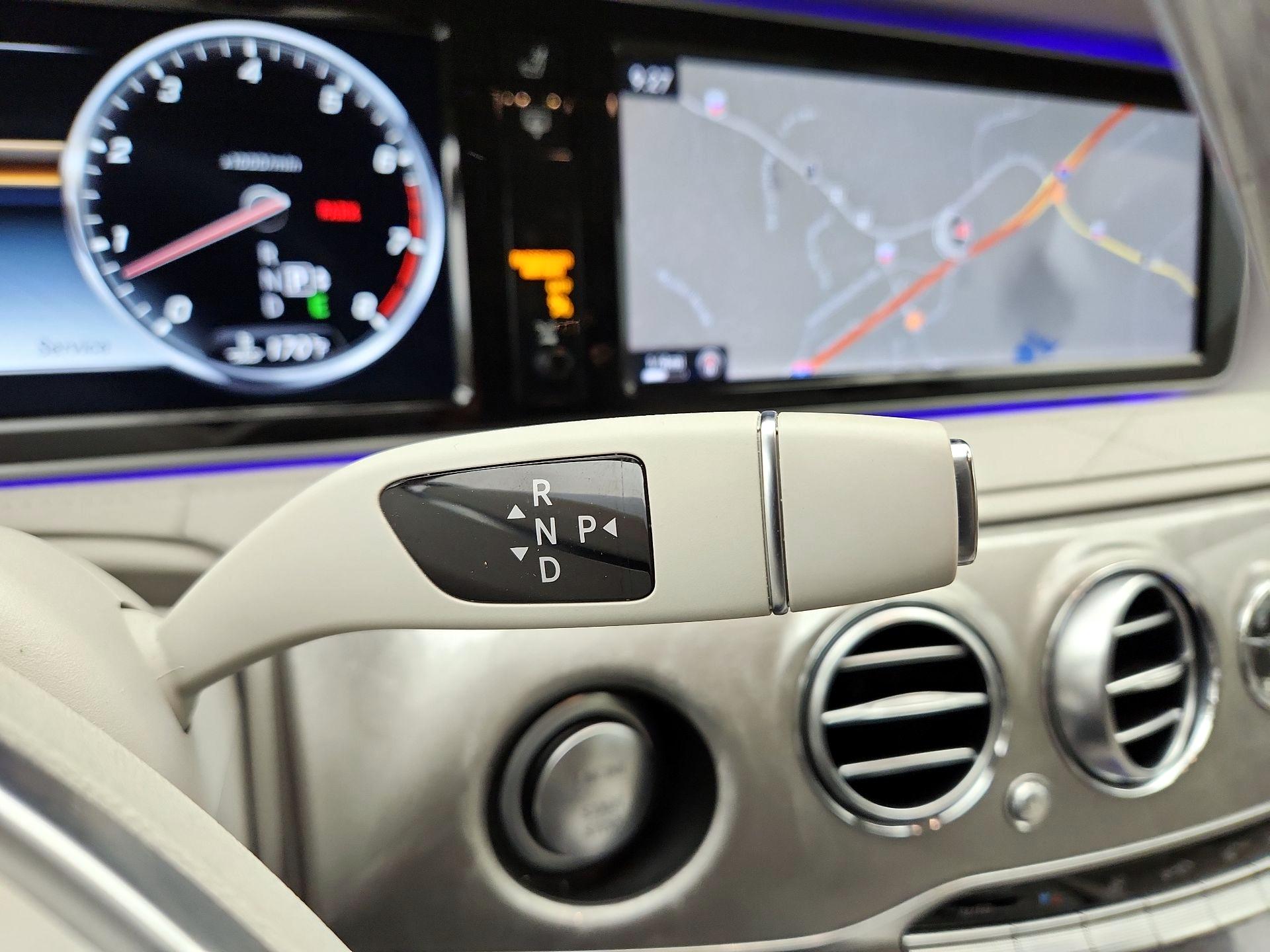 Thumbnail: 2015 Mercedes-Benz S-Class - 18