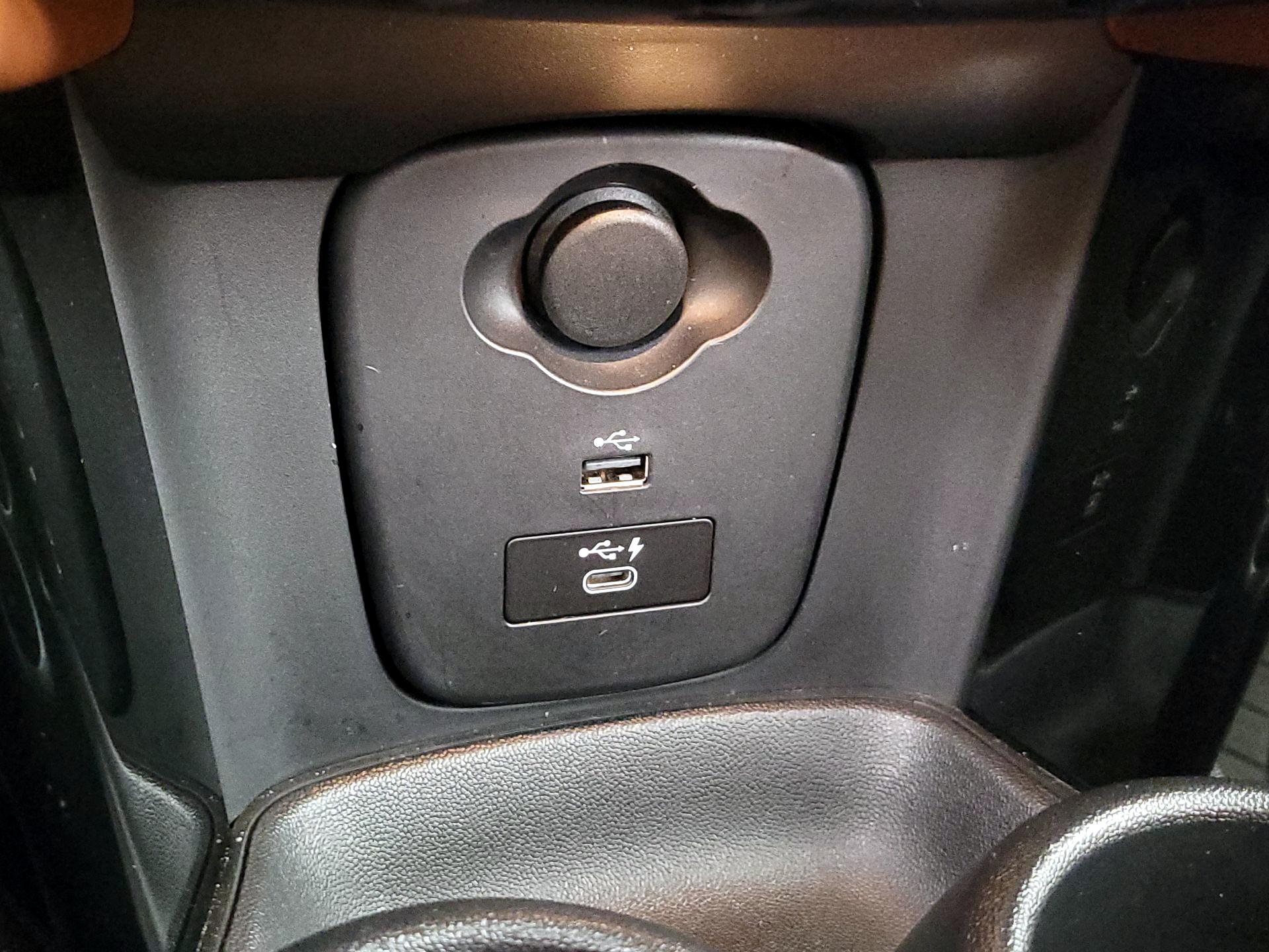 Thumbnail: 2022 MINI Cooper Hardtop - 19