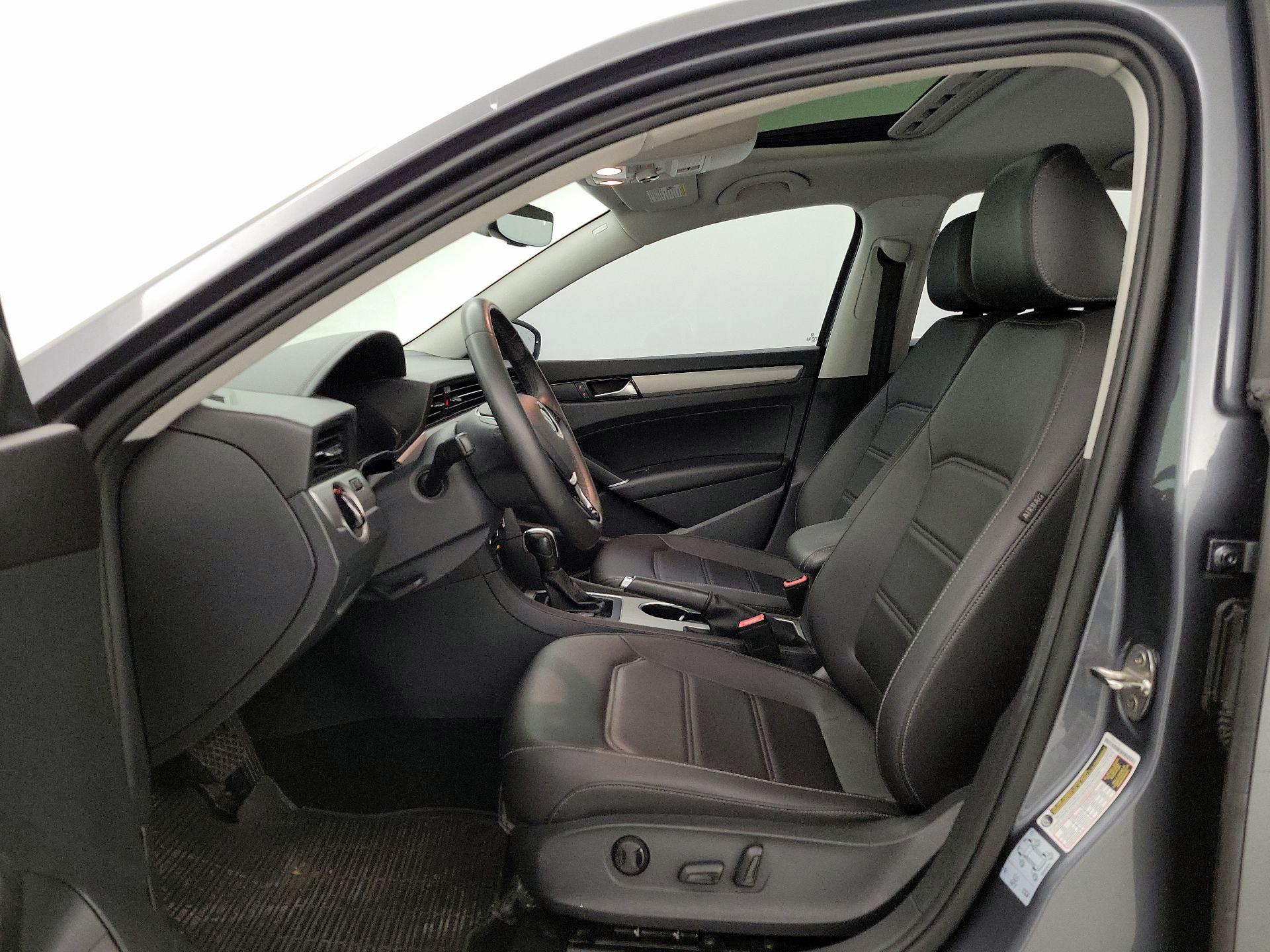 Thumbnail: 2021 Volkswagen Passat - 11