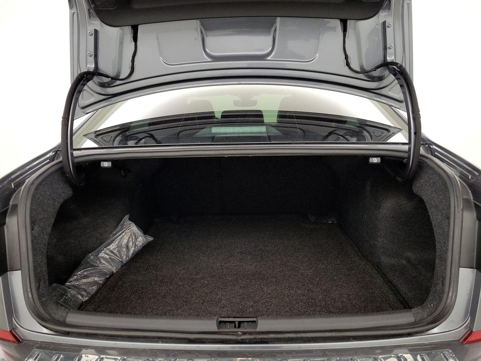 Thumbnail: 2021 Volkswagen Passat - 20