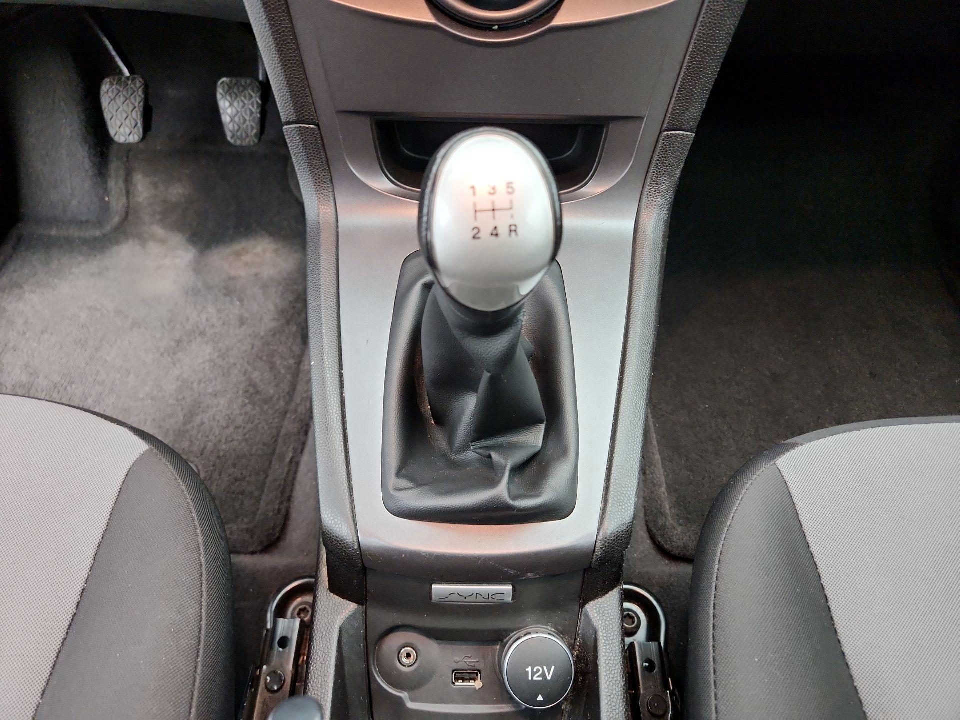 Thumbnail: 2017 Ford Fiesta - 16