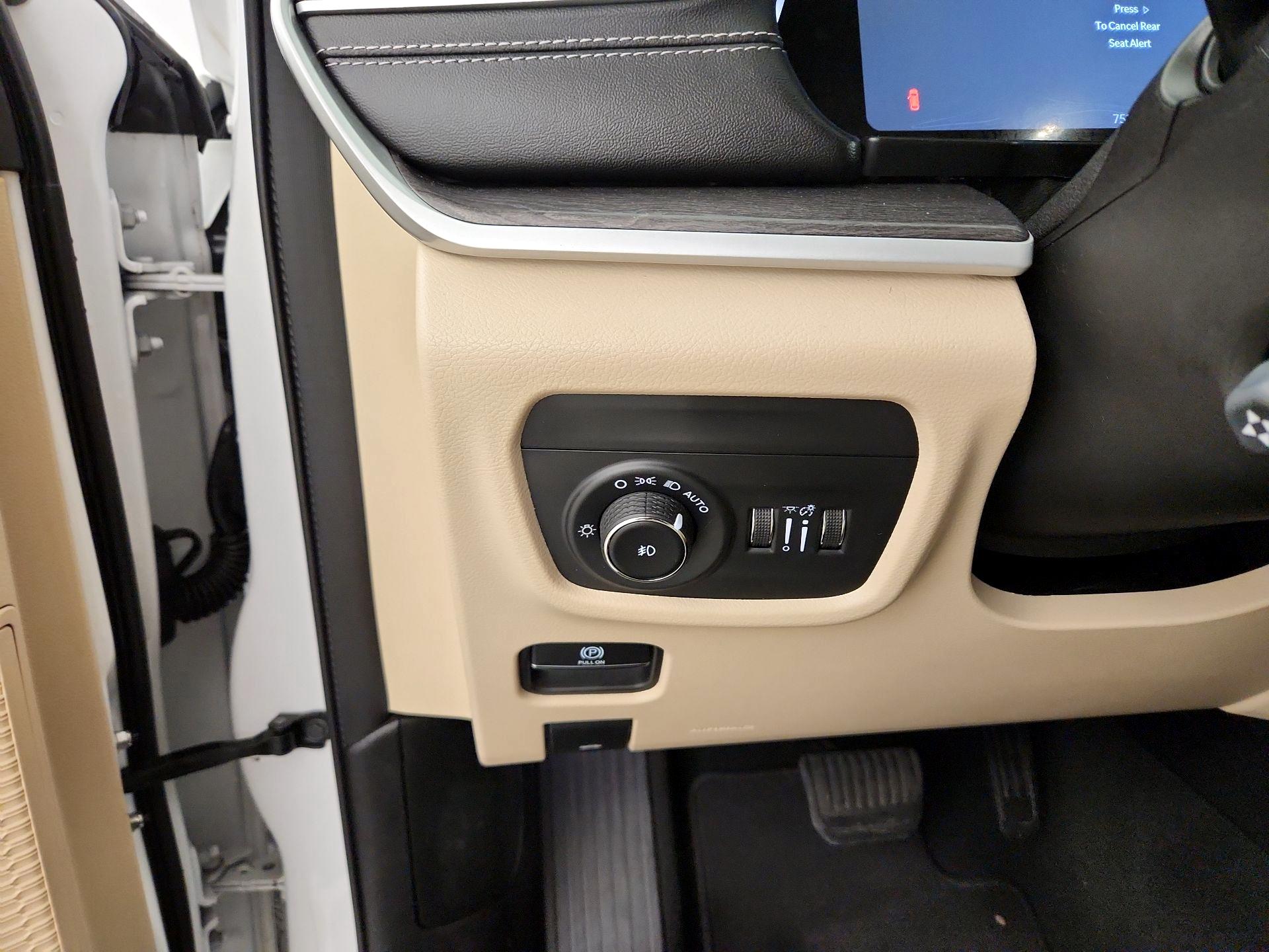 Thumbnail: 2023 Jeep Grand Cherokee - 13