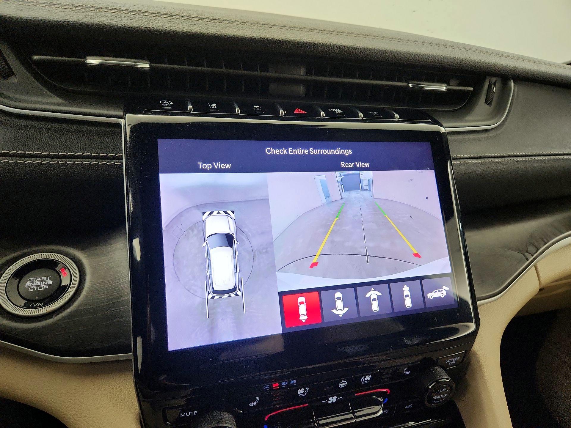 Thumbnail: 2023 Jeep Grand Cherokee - 14