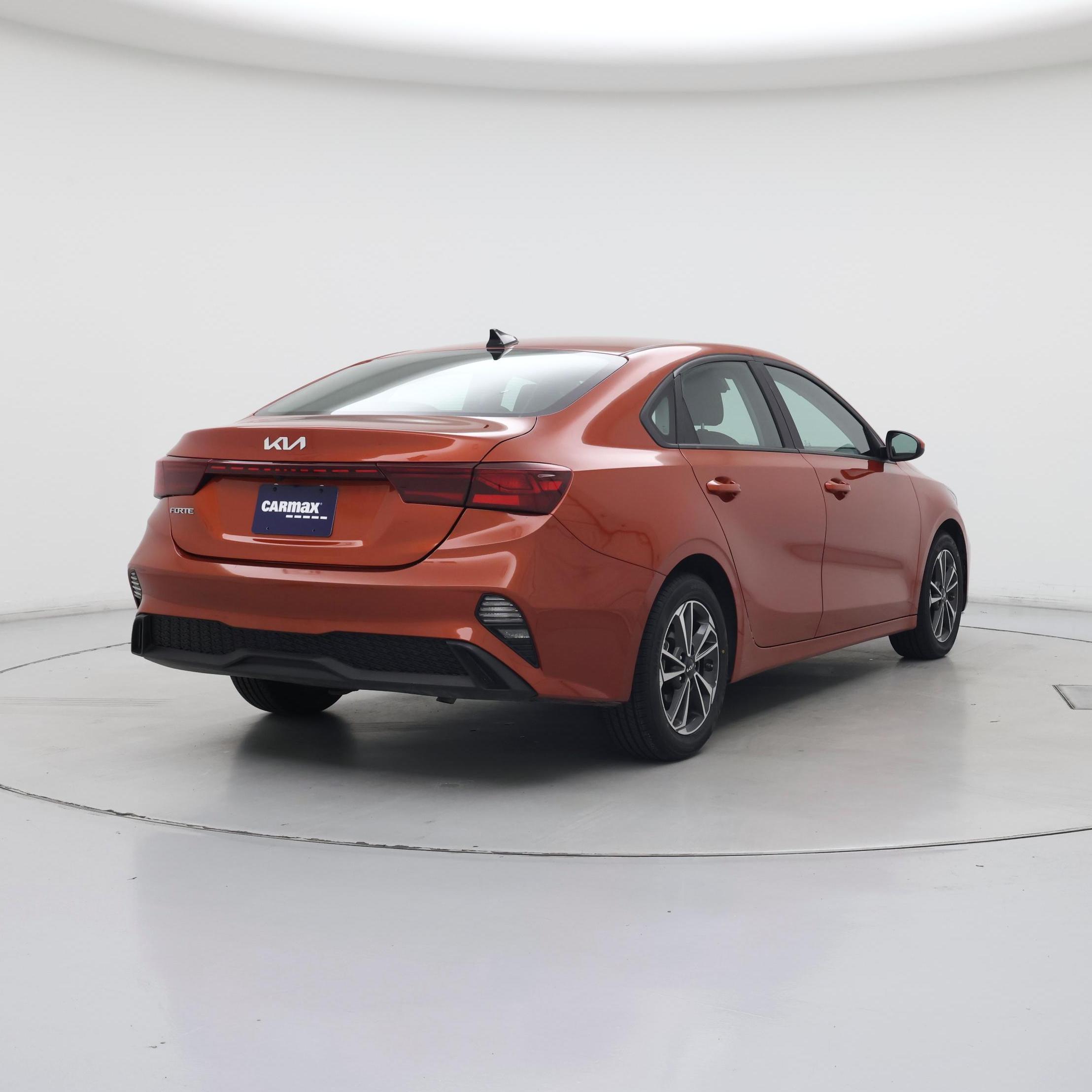 Thumbnail: 2024 Kia Forte - 8