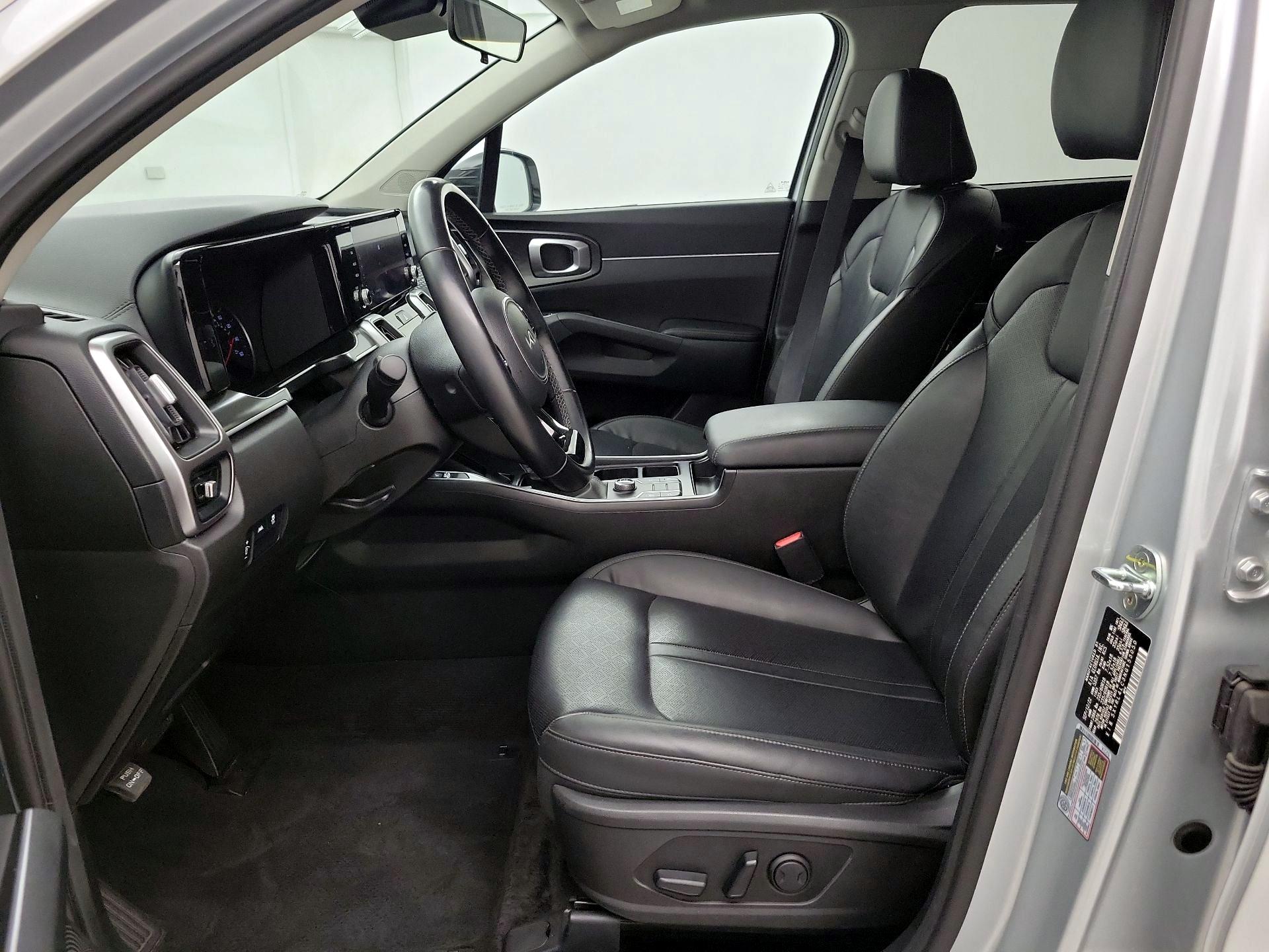 Thumbnail: 2022 Kia Sorento - 11