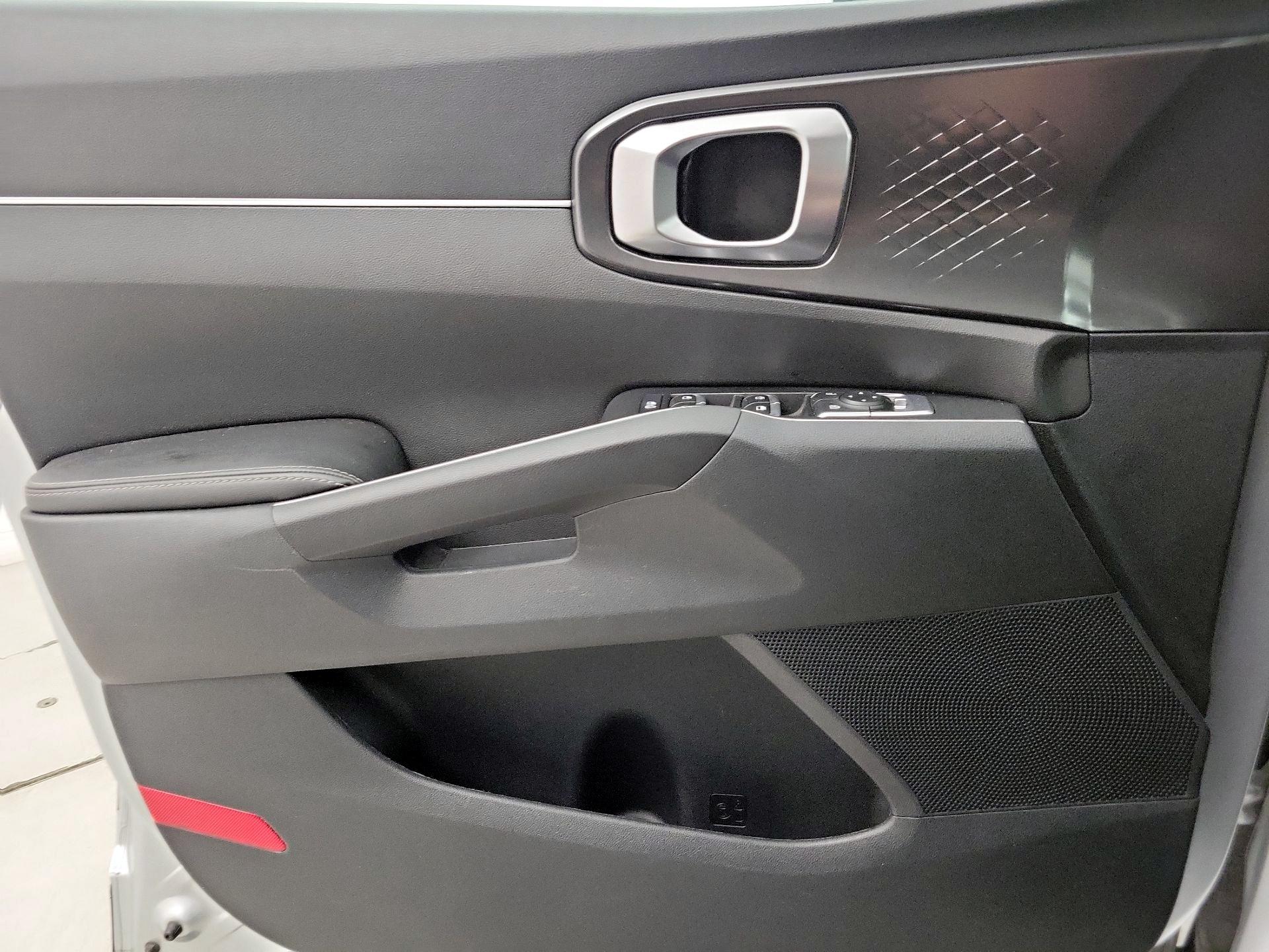 Thumbnail: 2022 Kia Sorento - 12