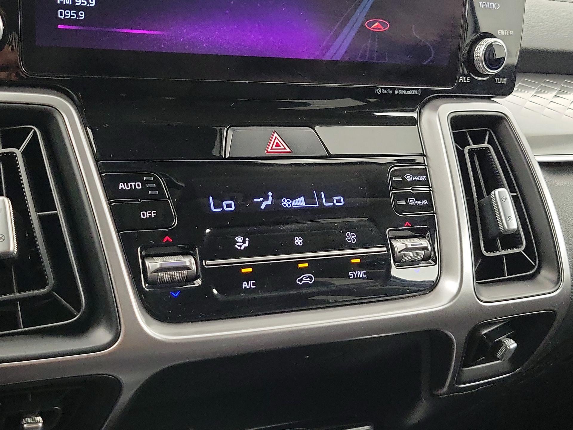 Thumbnail: 2022 Kia Sorento - 17