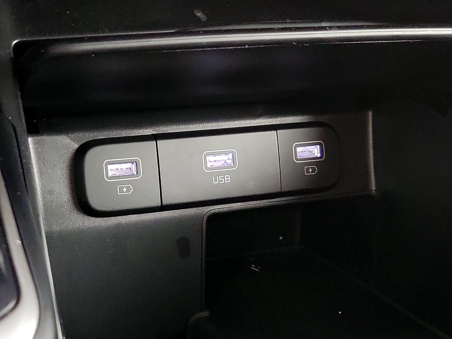 Thumbnail: 2022 Kia Sorento - 19