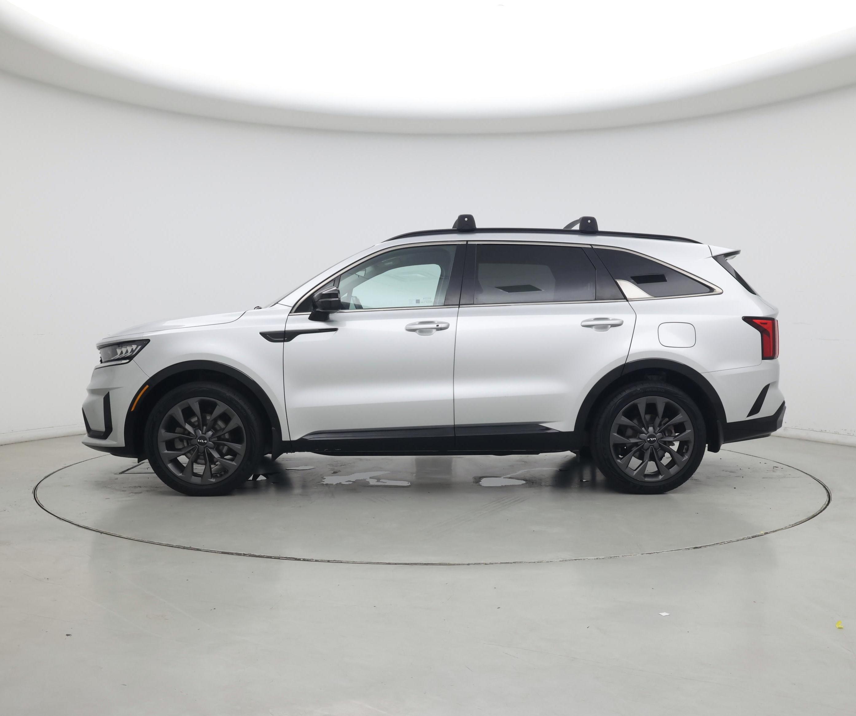 Thumbnail: 2022 Kia Sorento - 3