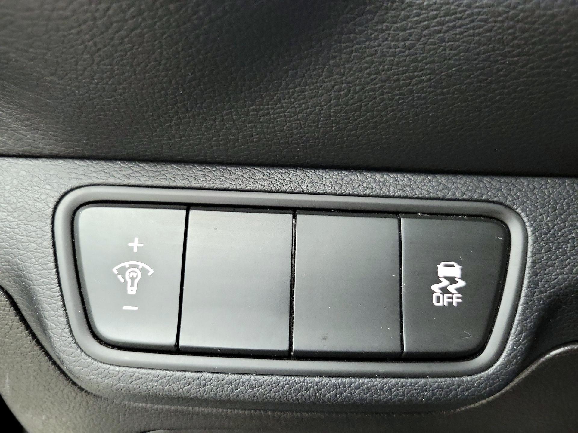 Thumbnail: 2023 Kia Forte - 13