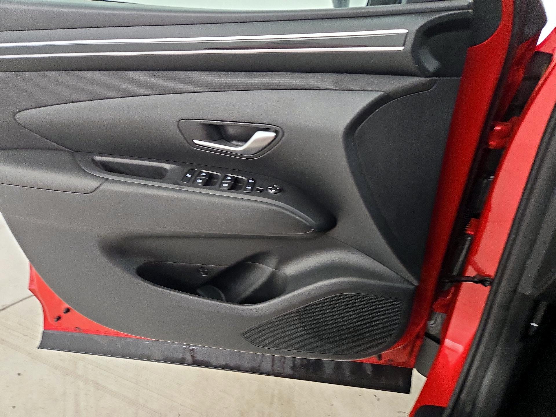 Thumbnail: 2023 Hyundai Tucson - 12