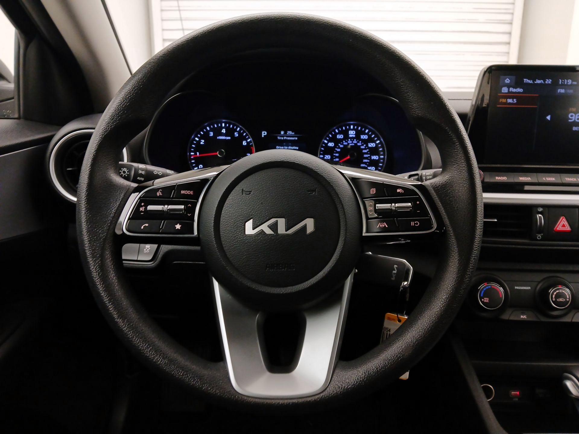 Thumbnail: 2022 Kia Forte - 10