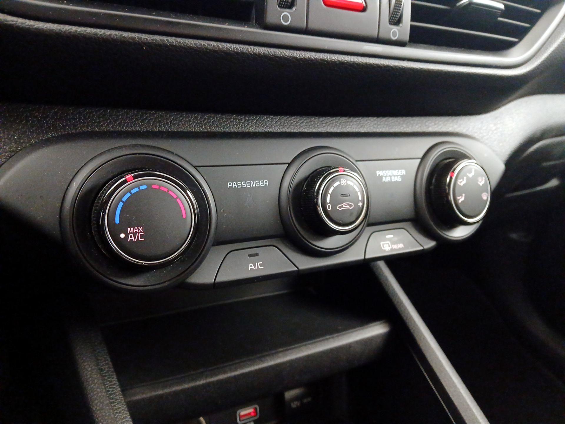 Thumbnail: 2022 Kia Forte - 16