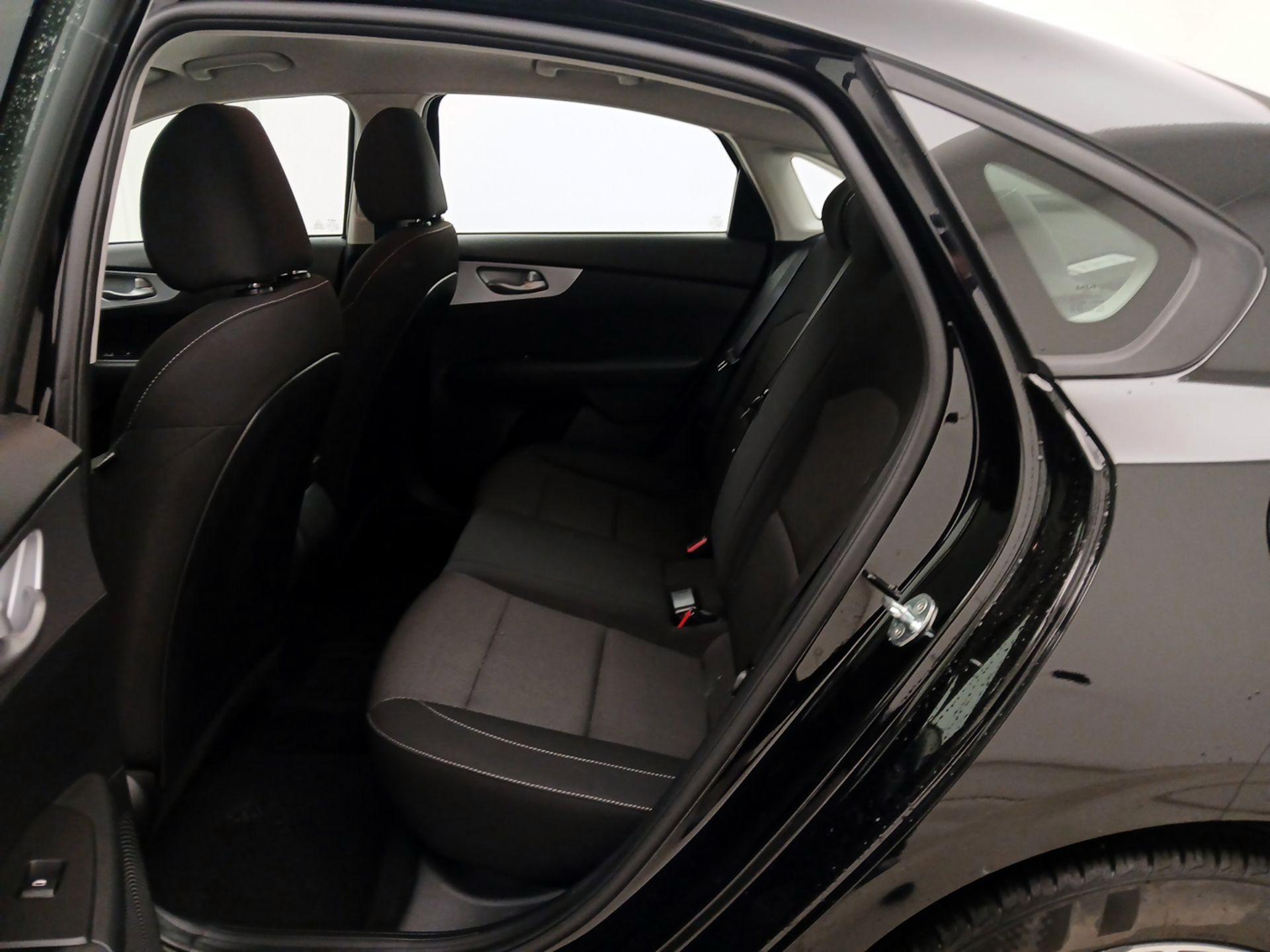 Thumbnail: 2022 Kia Forte - 19