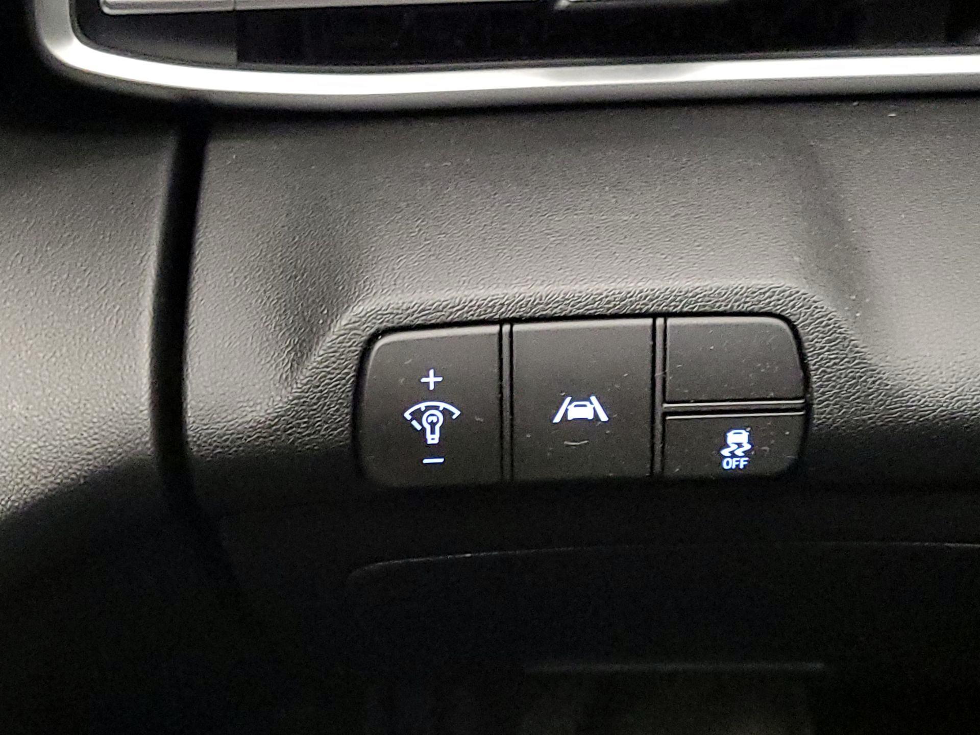 Thumbnail: 2023 Hyundai Elantra - 13