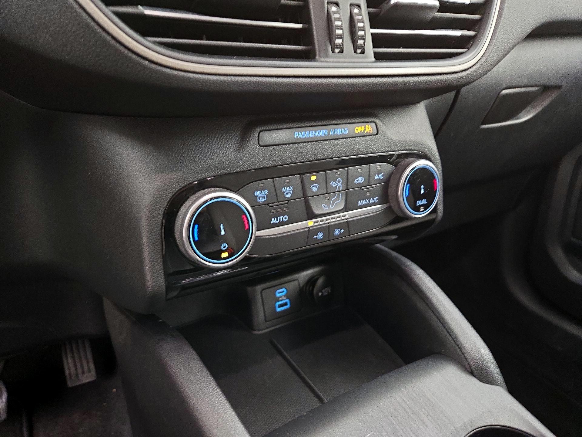 Thumbnail: 2022 Ford Escape - 16