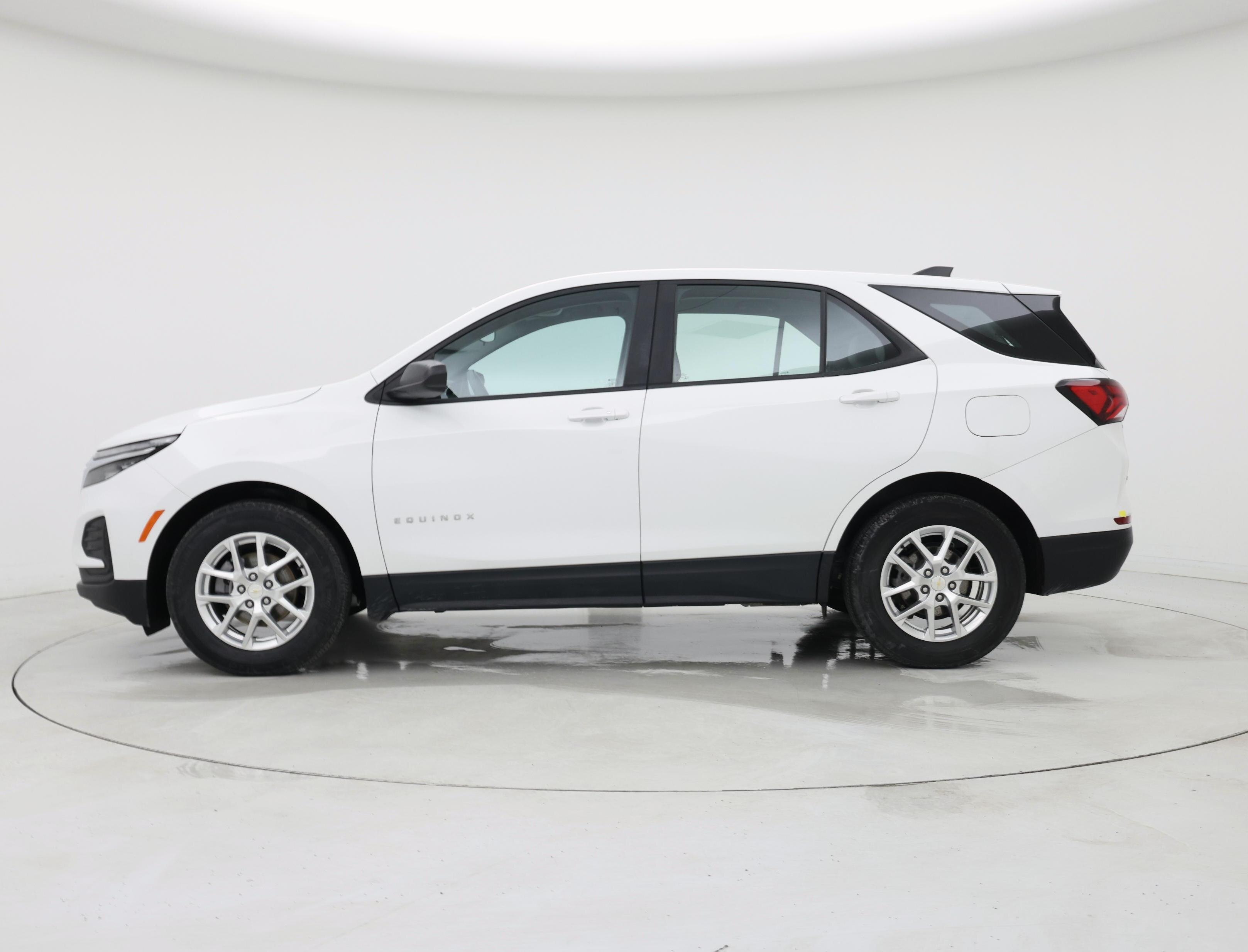 Thumbnail: 2022 Chevrolet Equinox - 3