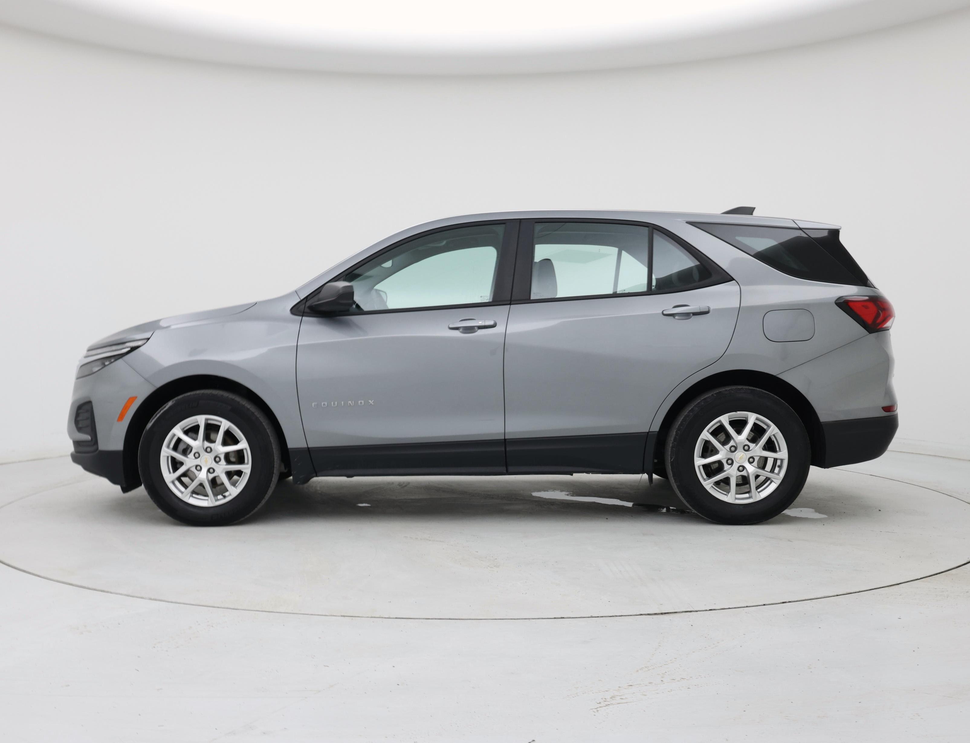Thumbnail: 2023 Chevrolet Equinox - 3