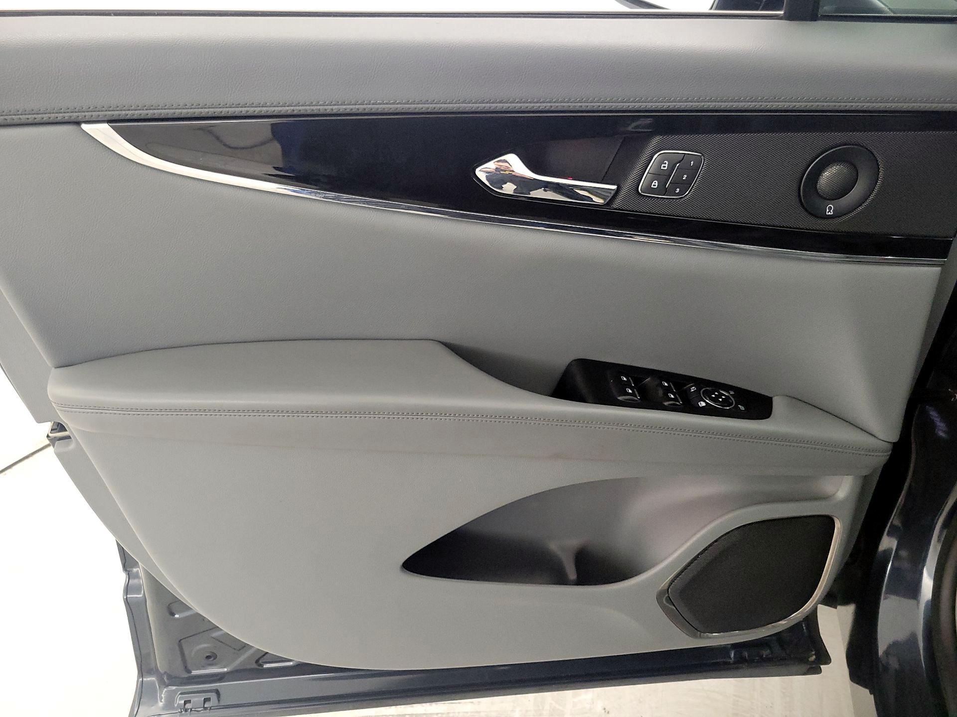 Thumbnail: 2021 Lincoln Nautilus - 12