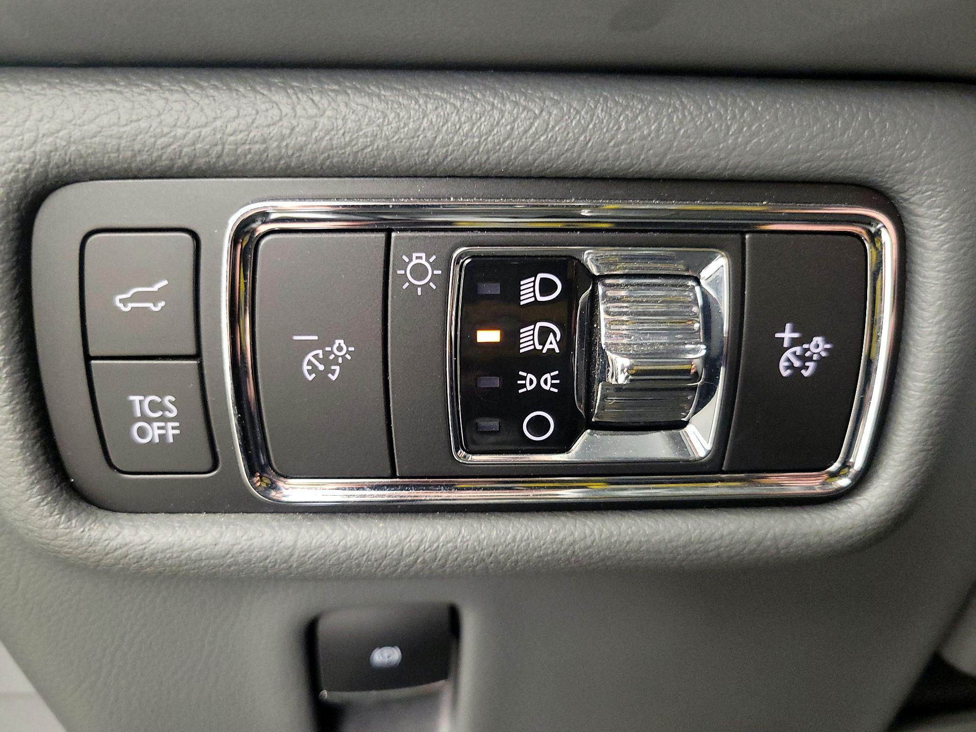 Thumbnail: 2021 Lincoln Nautilus - 13