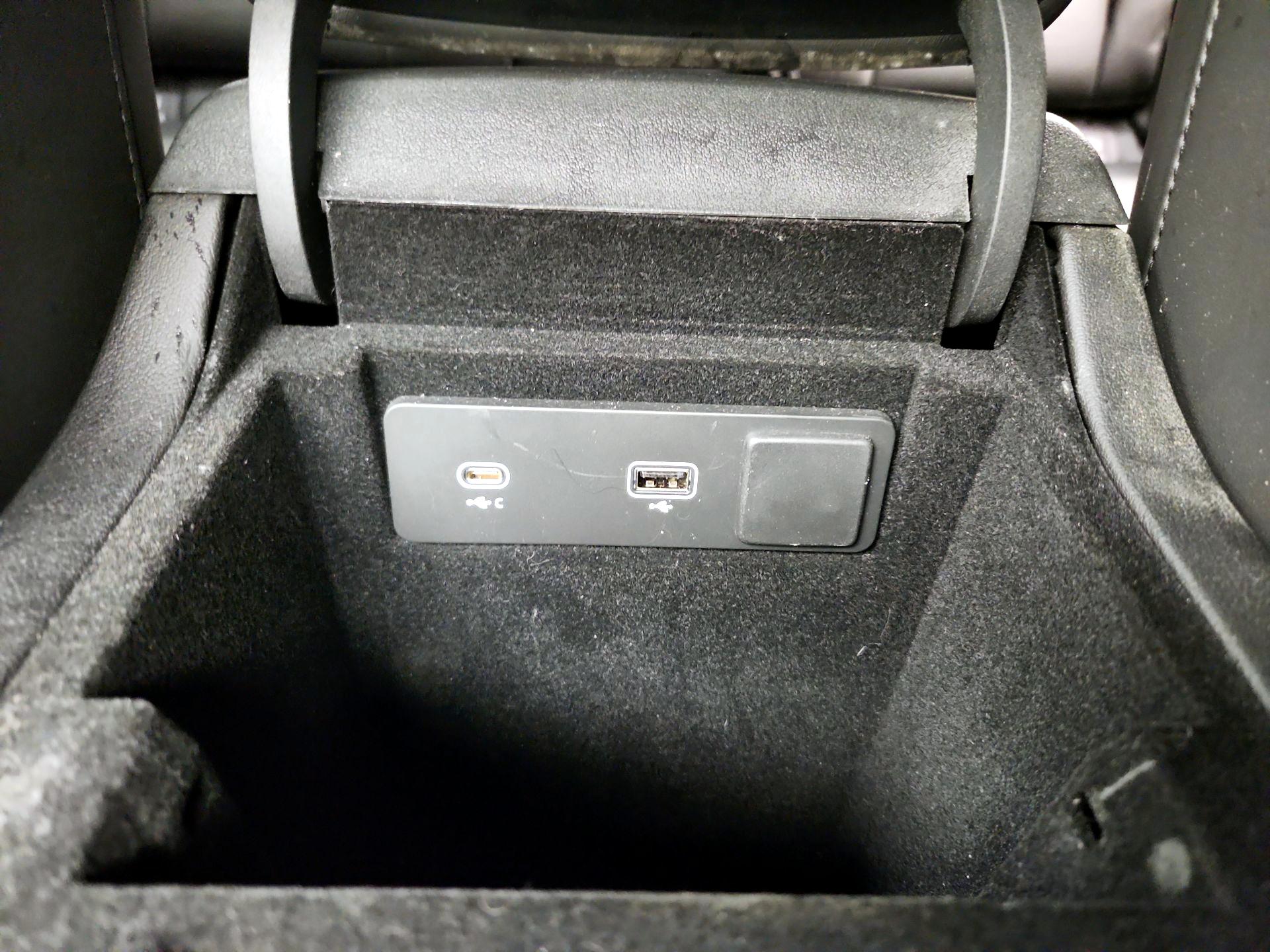 Thumbnail: 2023 Jaguar F-Pace - 19