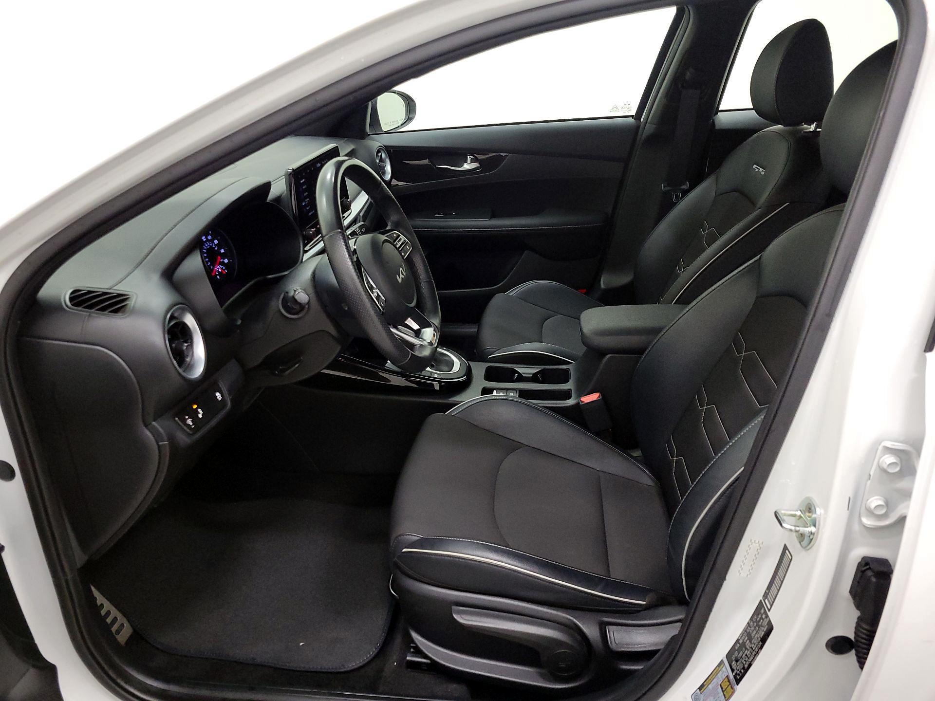 Thumbnail: 2023 Kia Forte - 11