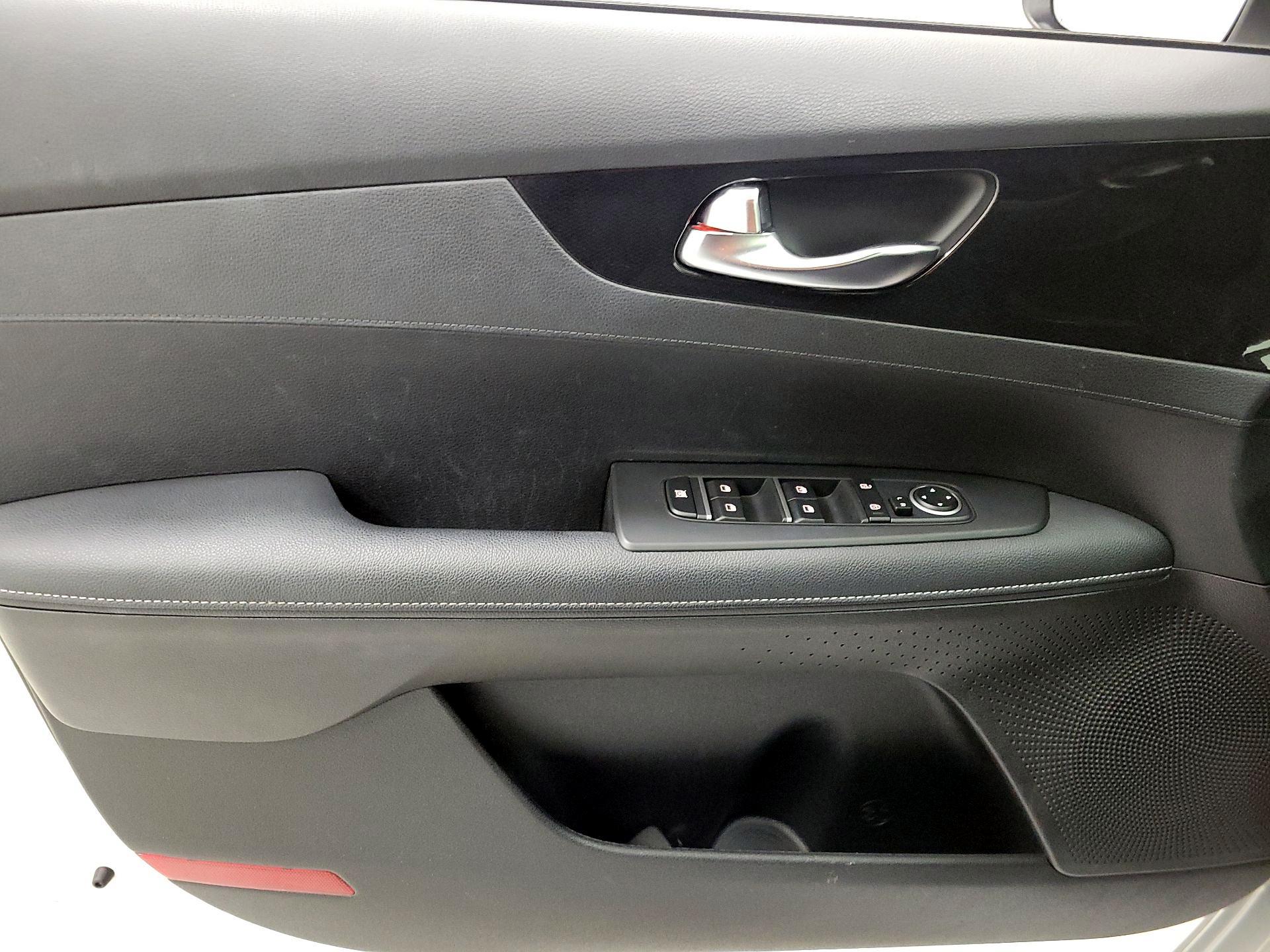 Thumbnail: 2023 Kia Forte - 12