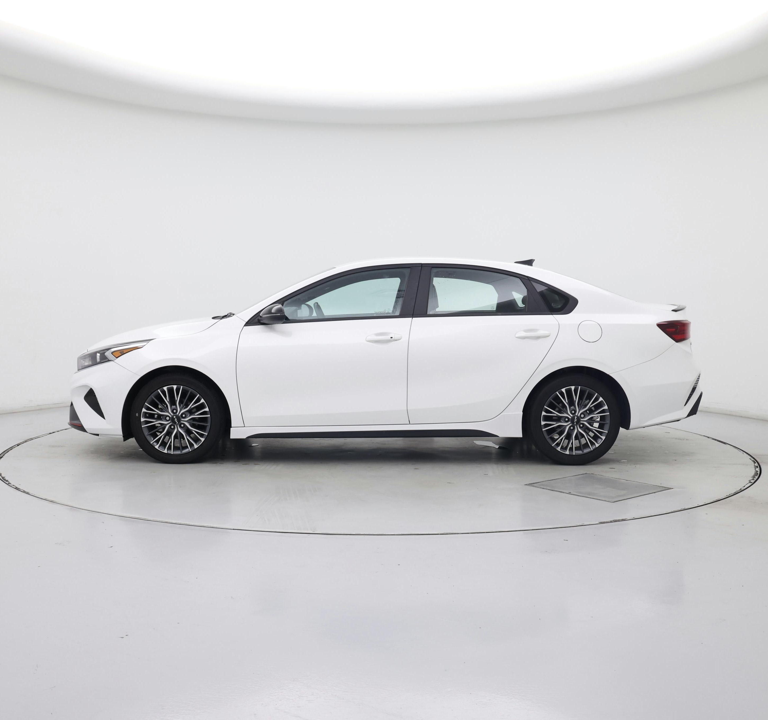 Thumbnail: 2023 Kia Forte - 3