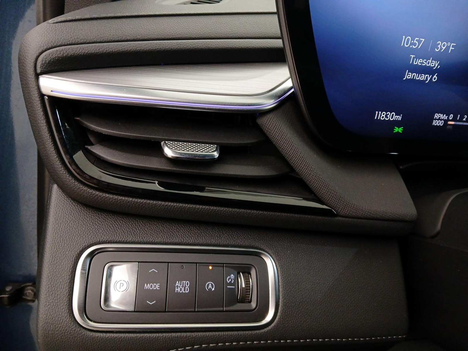 2025 Buick Enclave Preferred - Photo 14