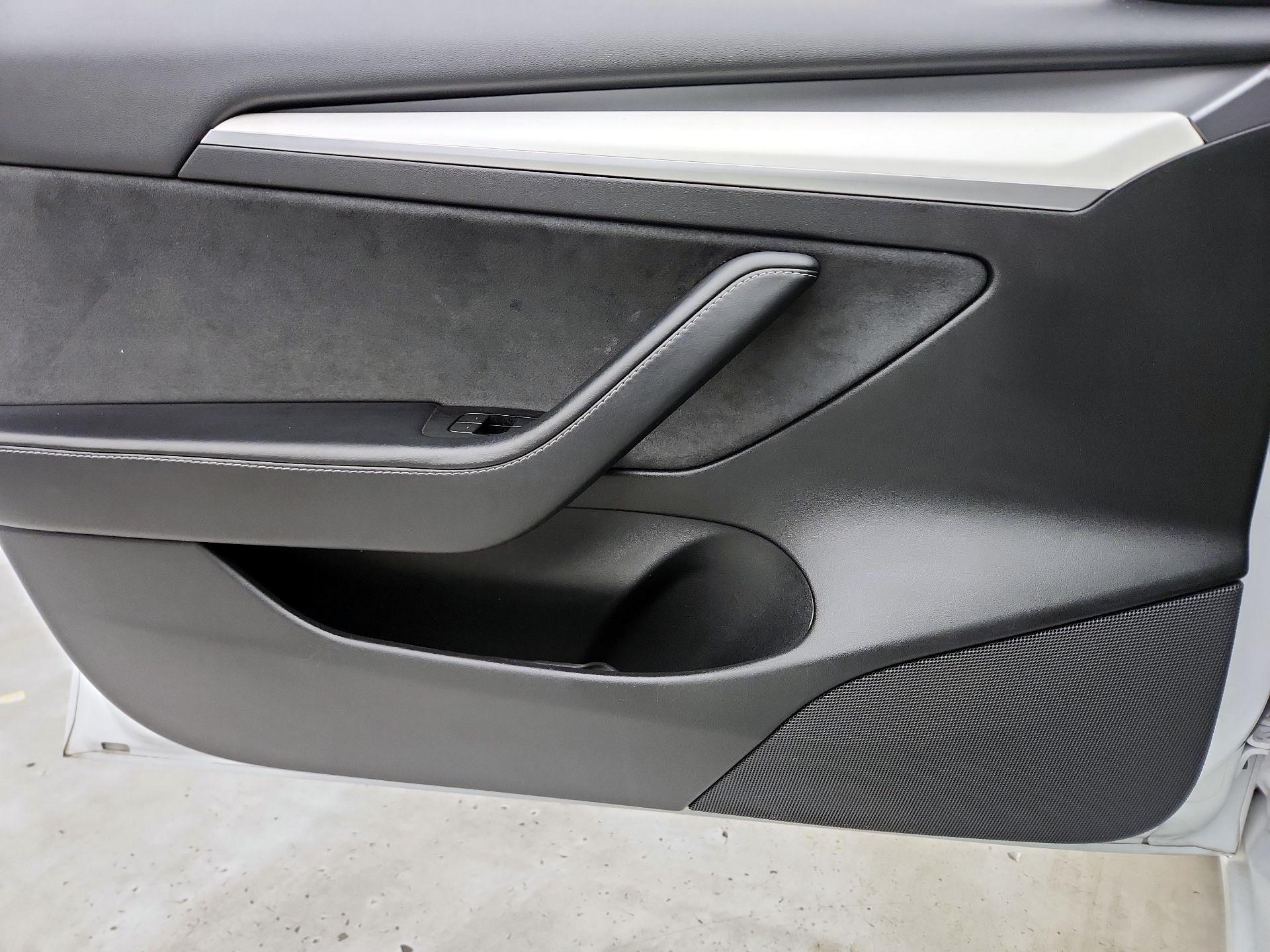 Thumbnail: 2022 Tesla Model 3 - 12