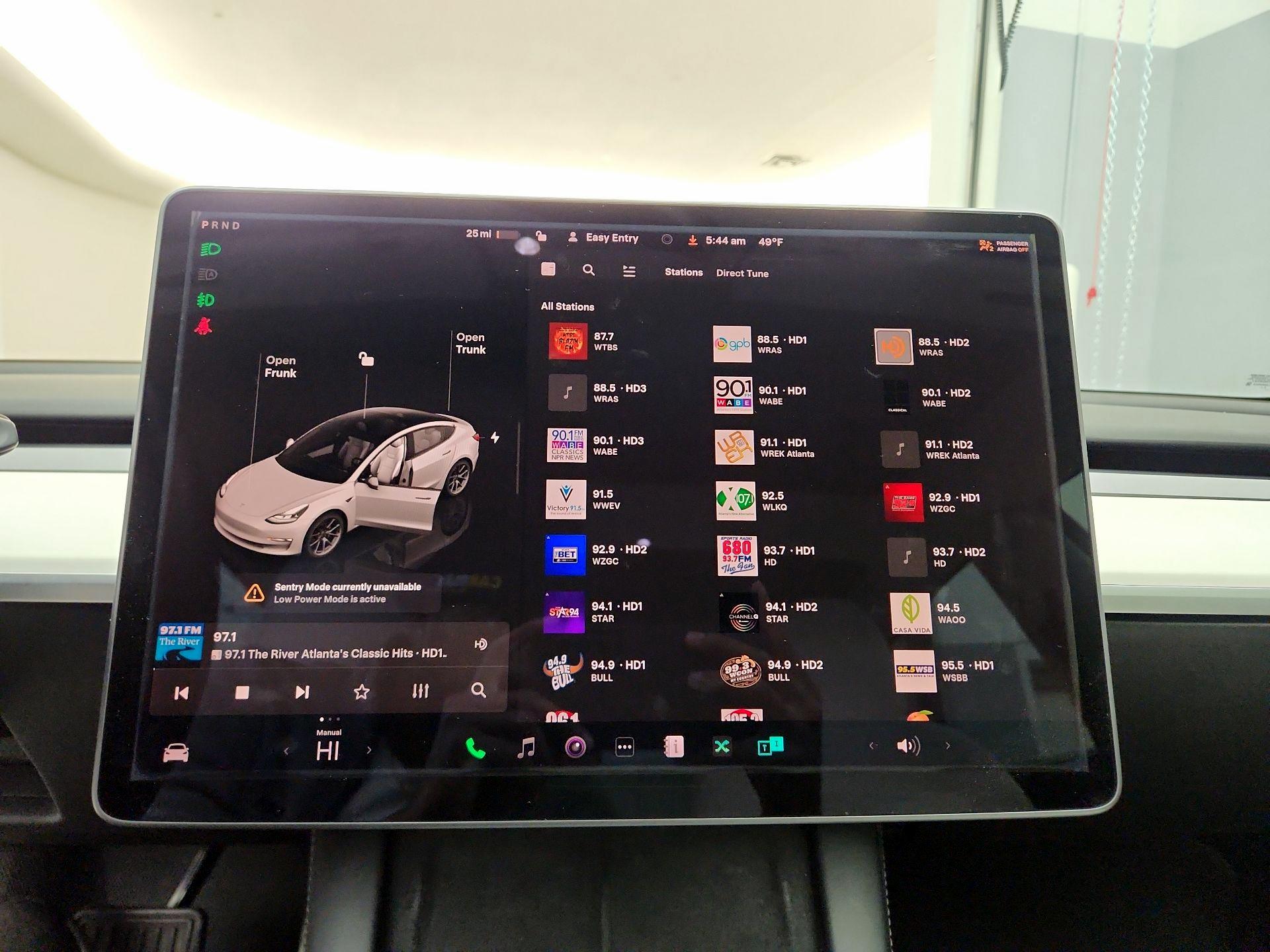 Thumbnail: 2022 Tesla Model 3 - 15