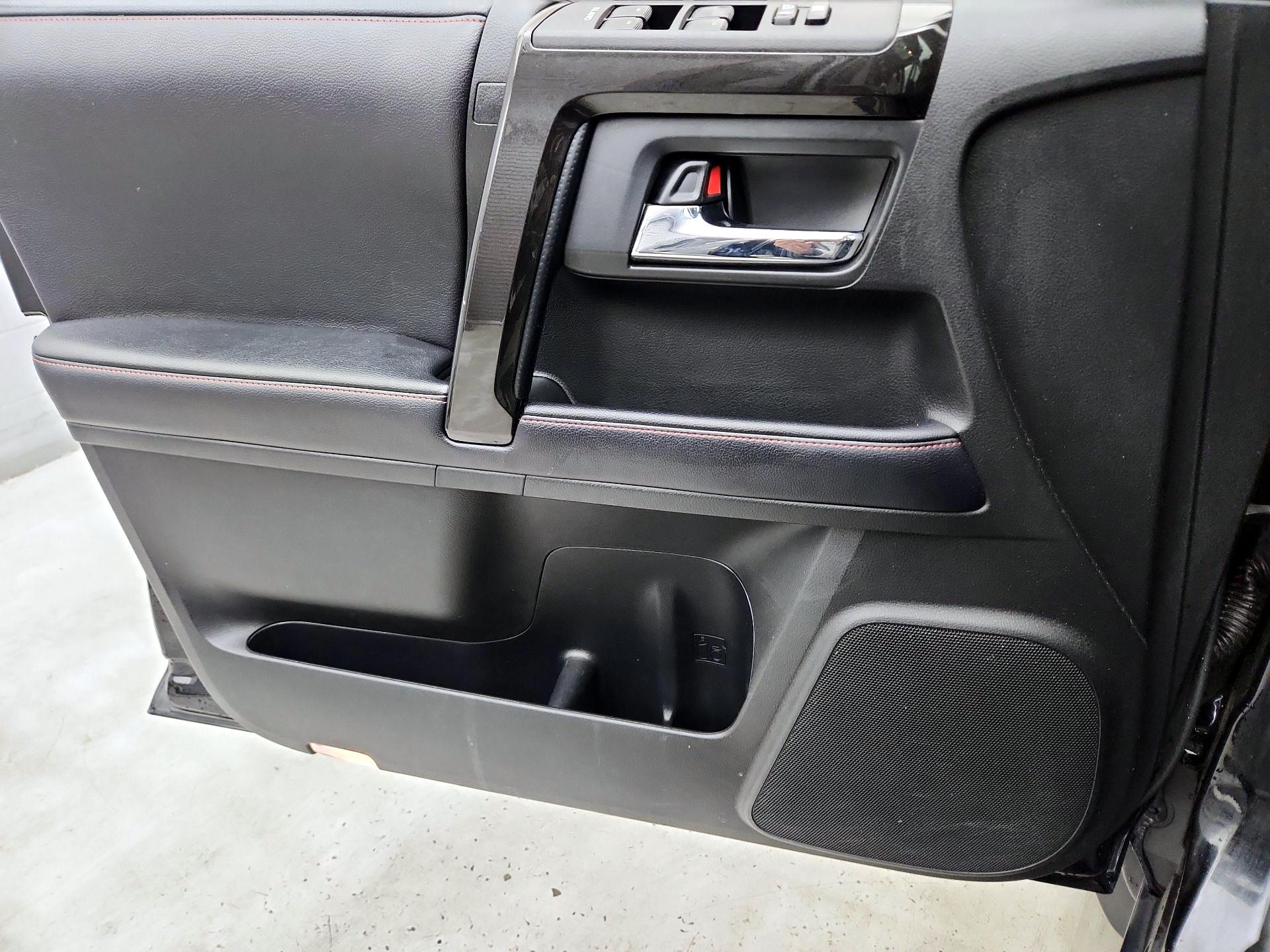 Thumbnail: 2019 Toyota 4Runner - 12