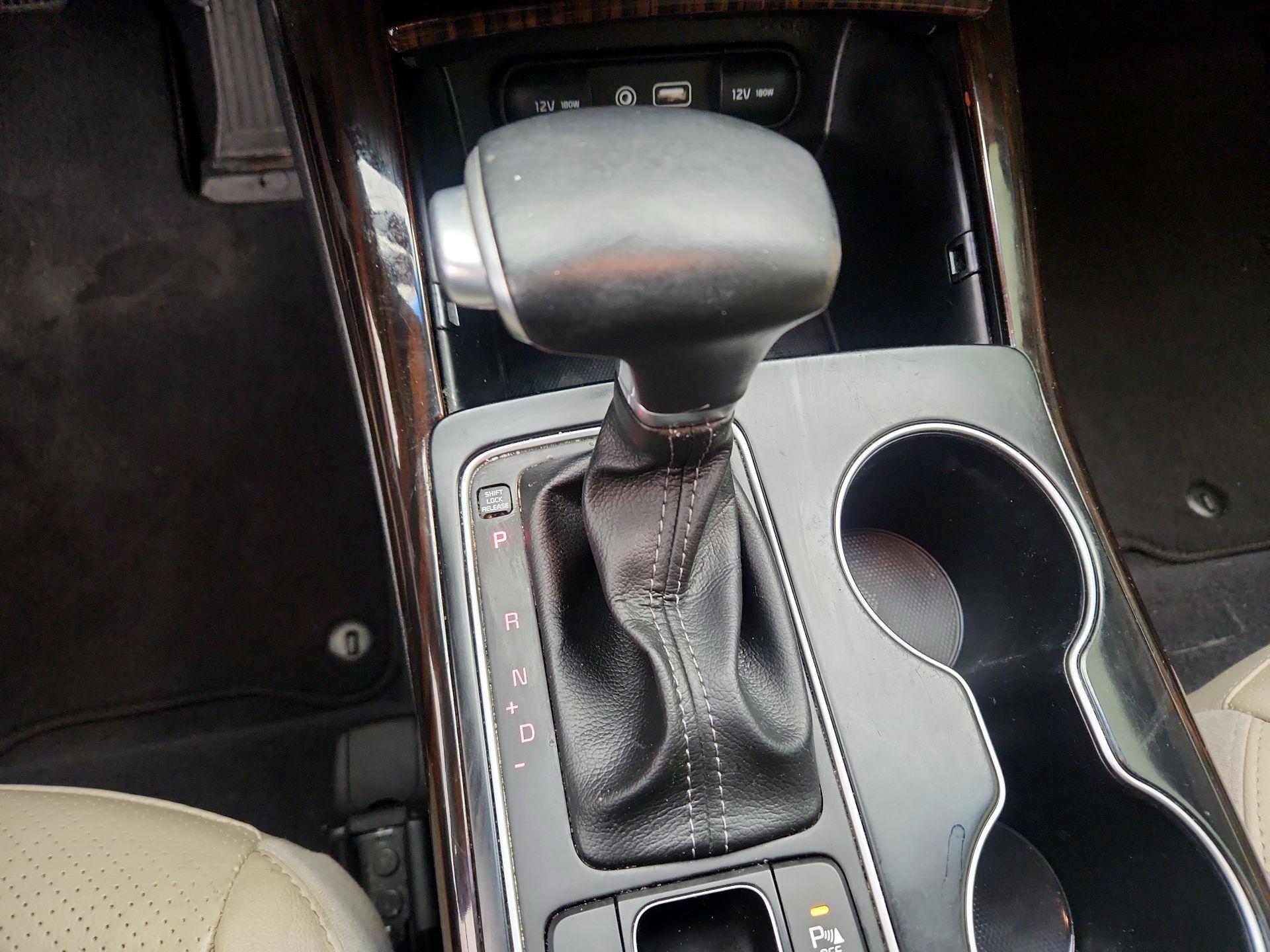 Thumbnail: 2019 Kia Sorento - 17