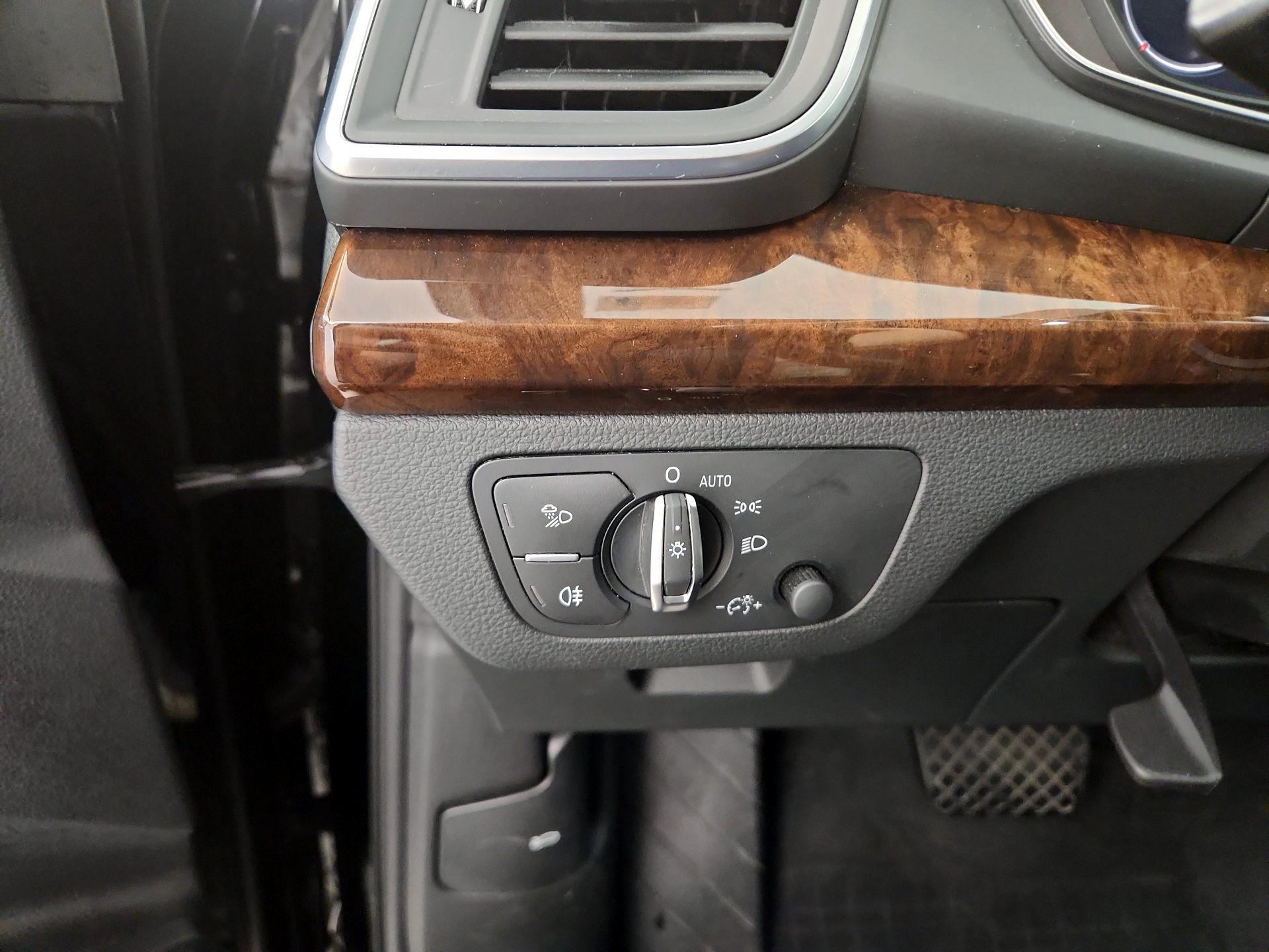 Thumbnail: 2020 Audi Q5 - 13