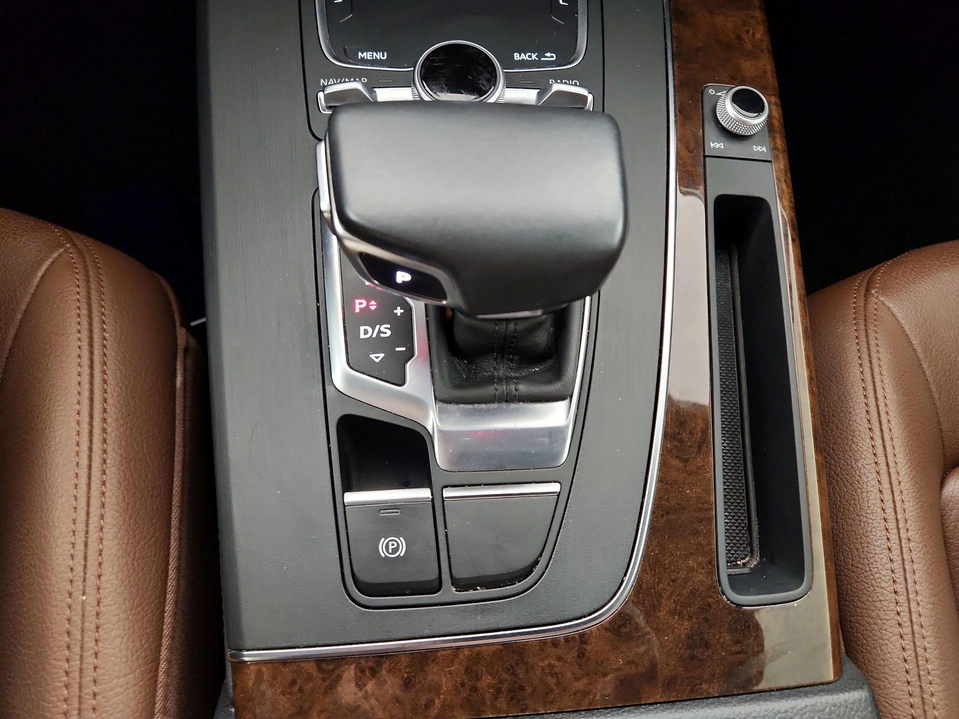 Thumbnail: 2020 Audi Q5 - 18