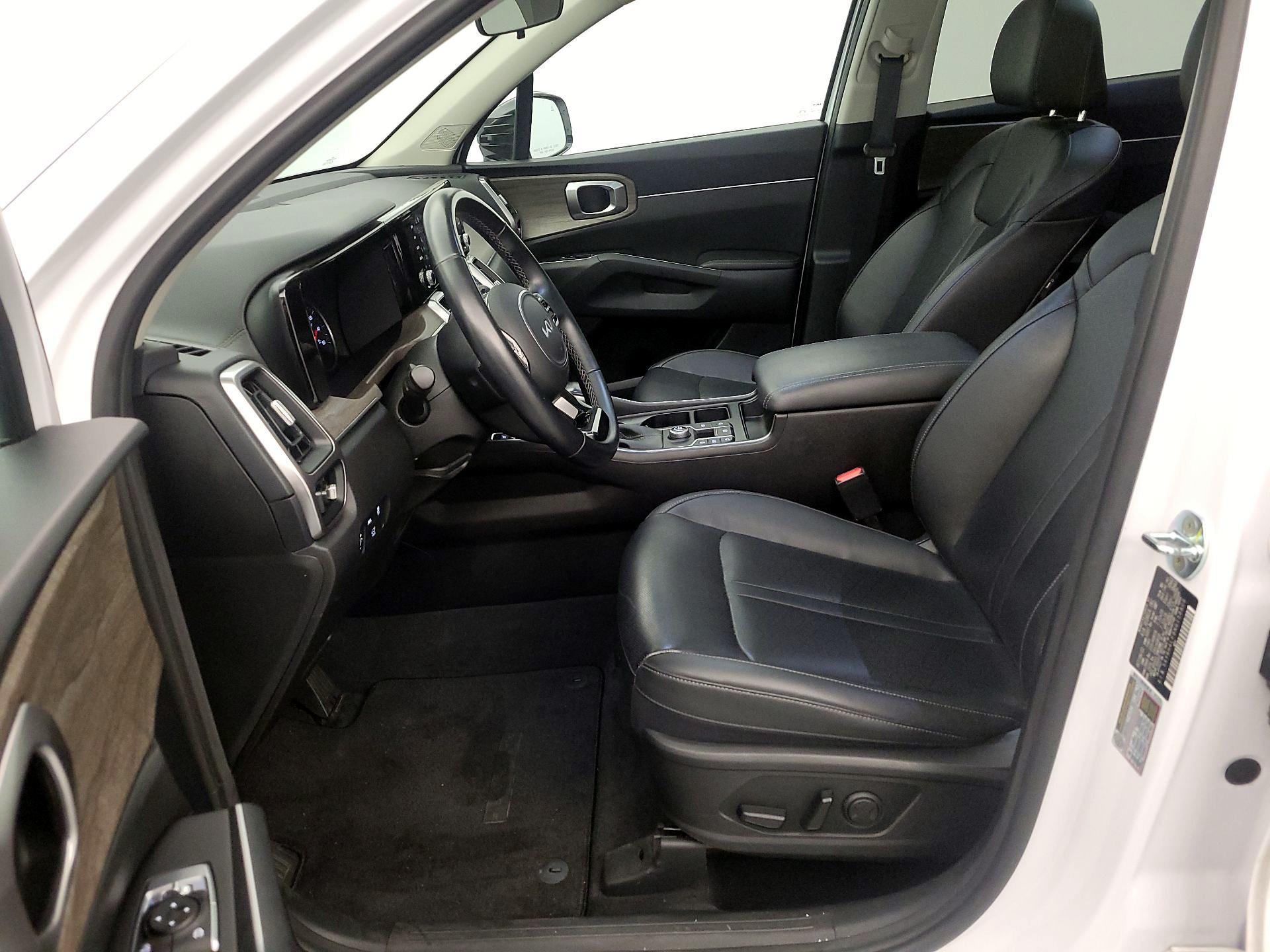 Thumbnail: 2022 Kia Sorento - 11