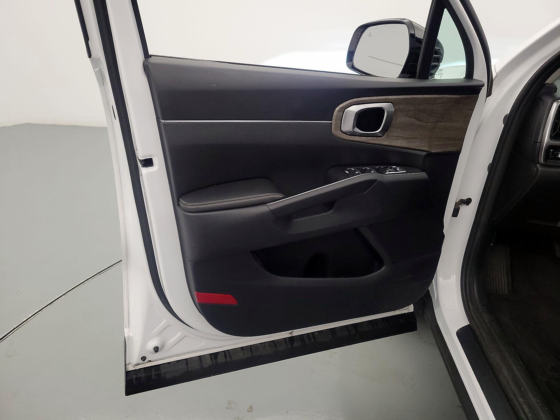 Thumbnail: 2022 Kia Sorento - 12