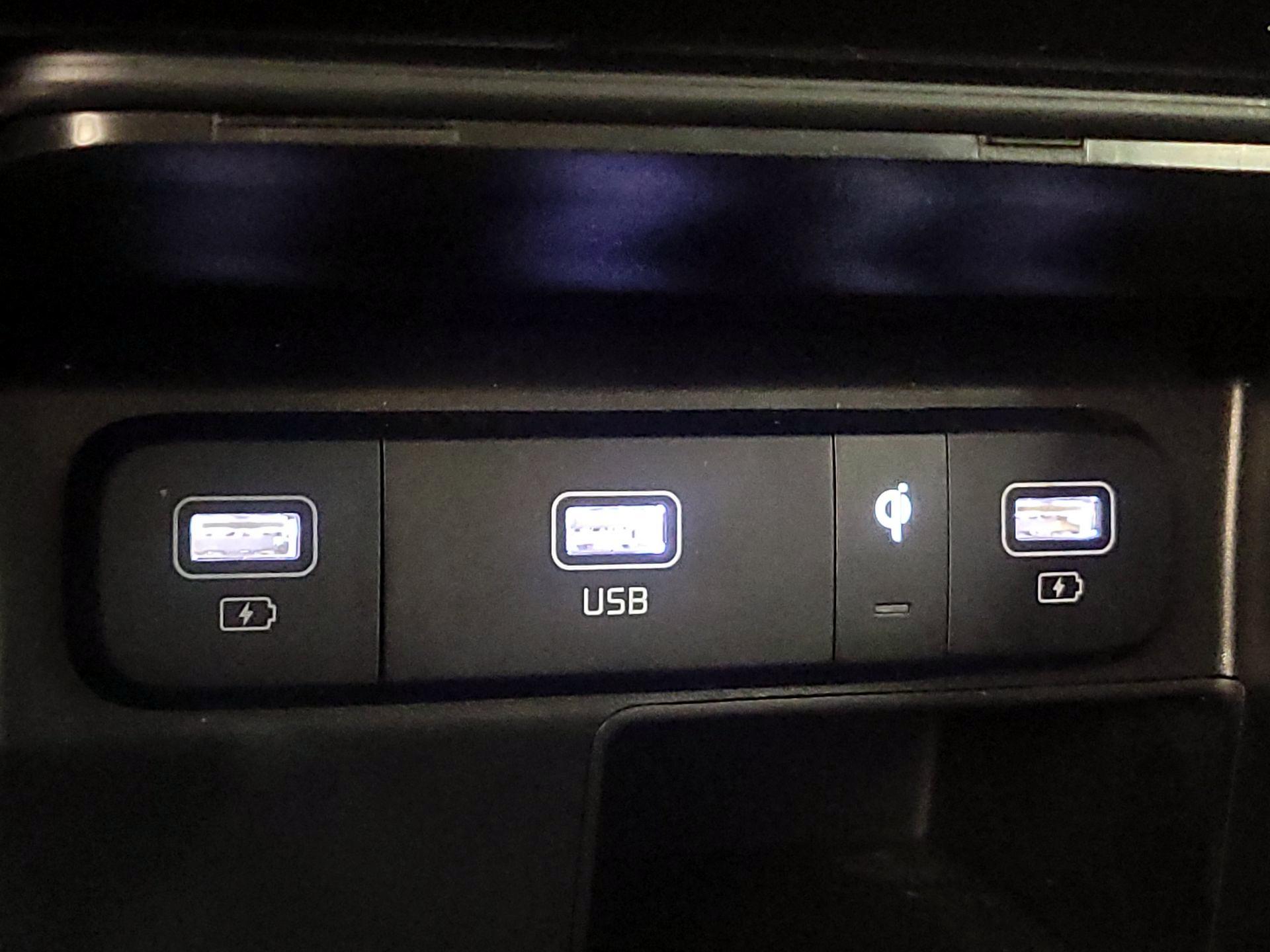 Thumbnail: 2022 Kia Sorento - 19