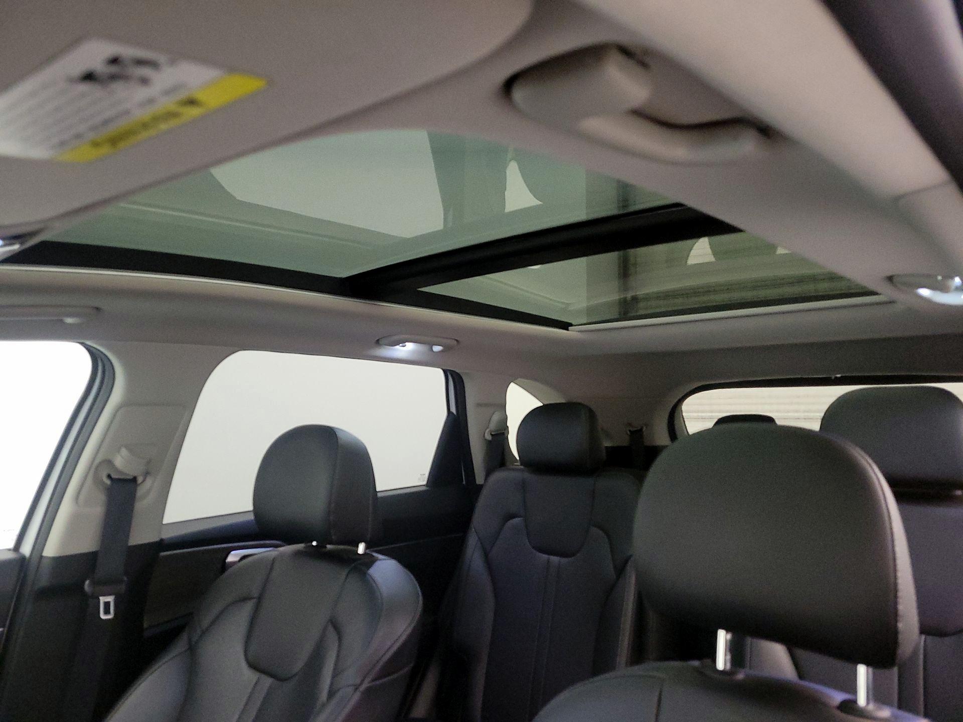 Thumbnail: 2022 Kia Sorento - 20