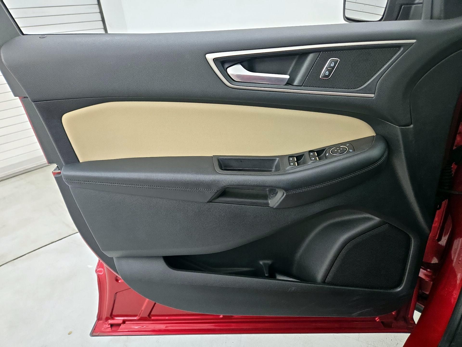 Thumbnail: 2022 Ford Edge - 12