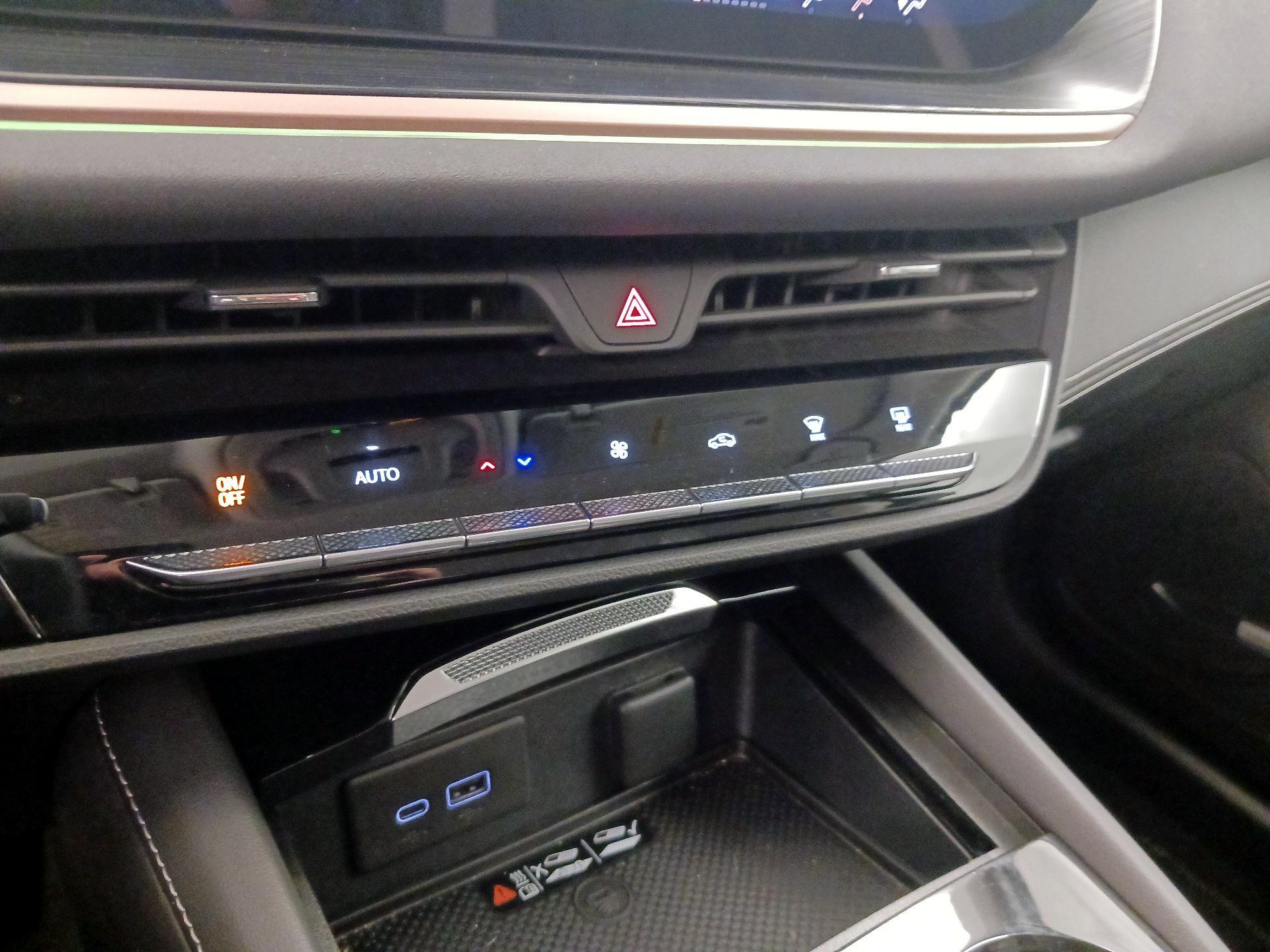 Thumbnail: 2025 Buick Envision - 17