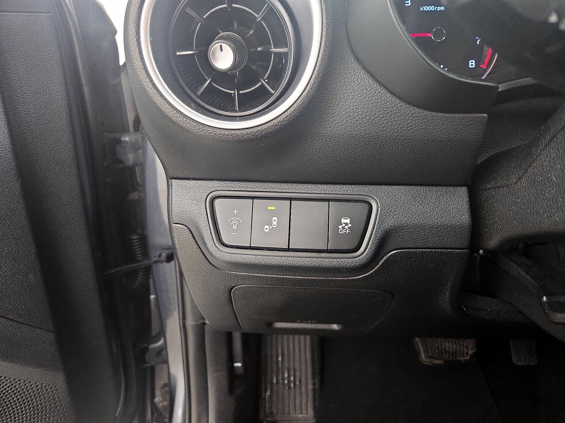 Thumbnail: 2023 Kia Forte - 13