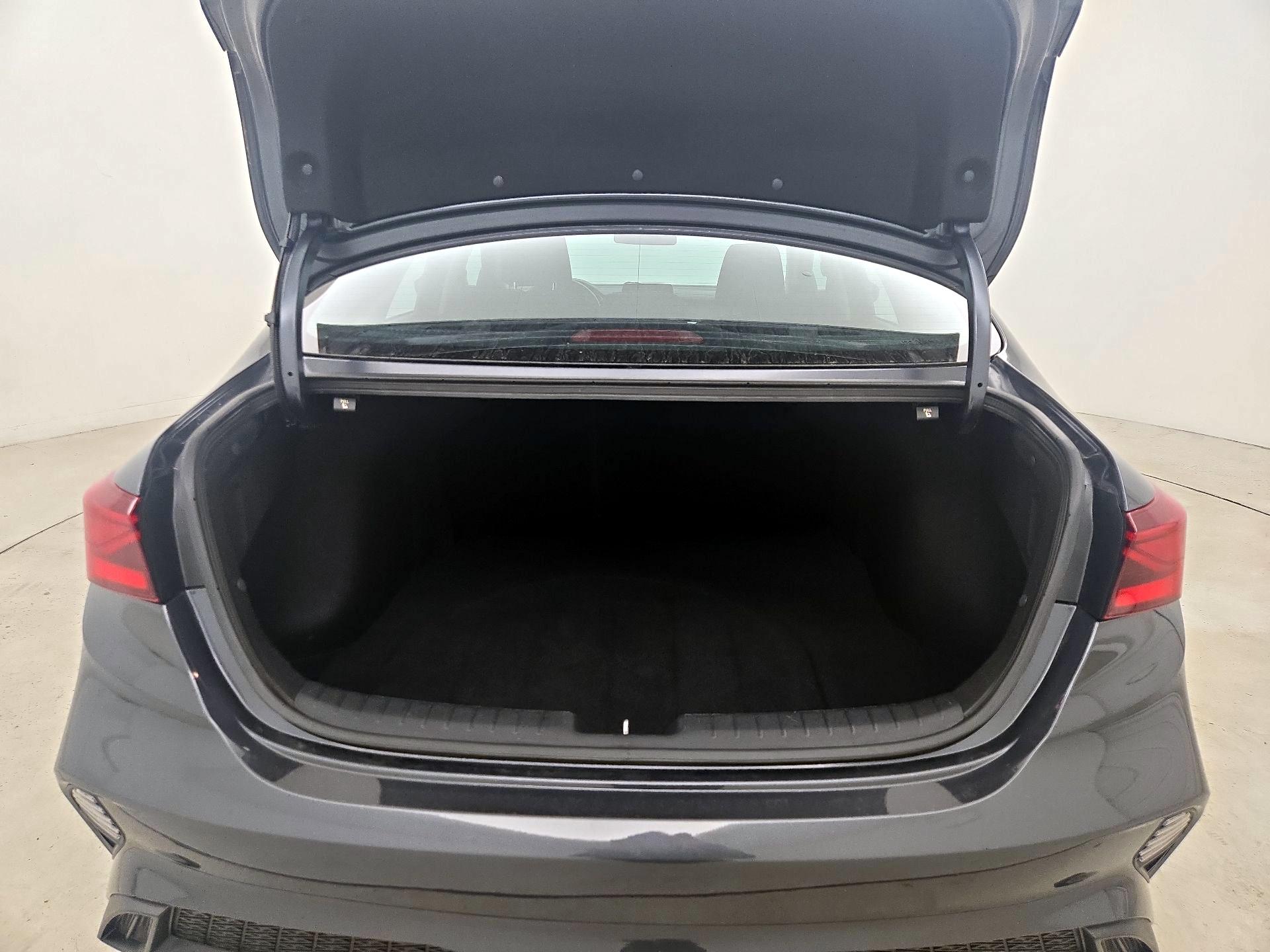 Thumbnail: 2023 Kia Forte - 20