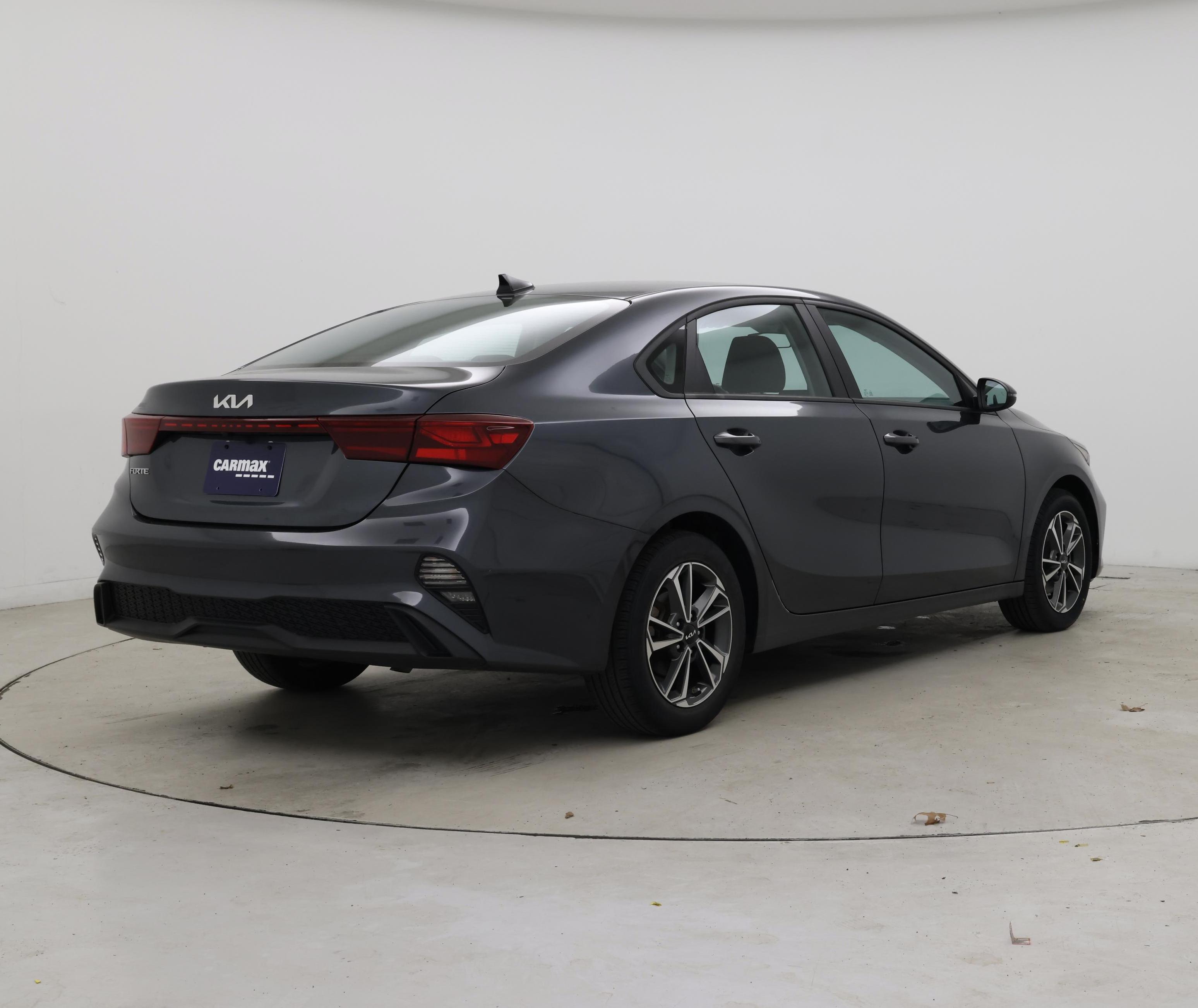 Thumbnail: 2023 Kia Forte - 8